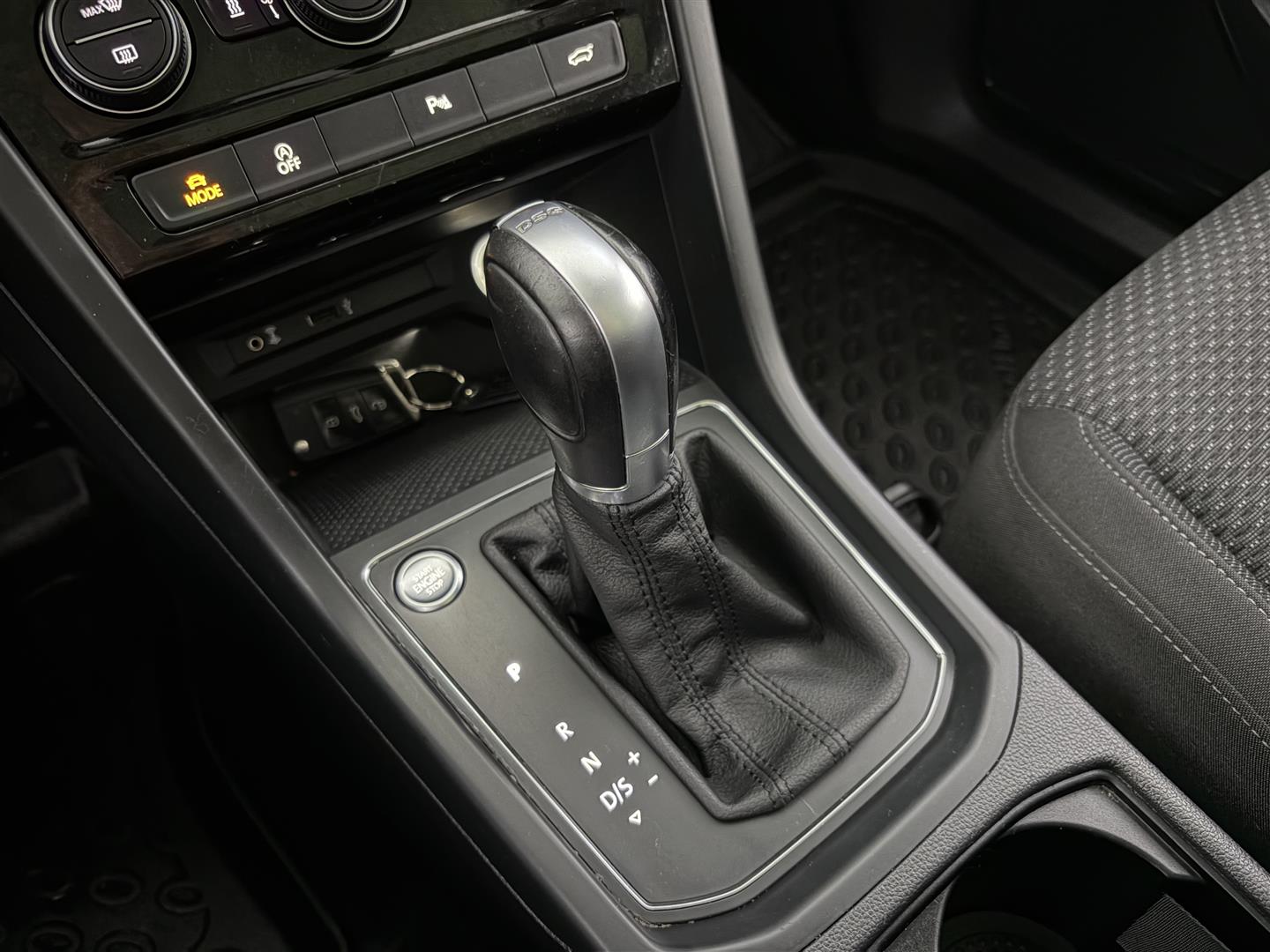 VOLKSWAGEN Touran 2017