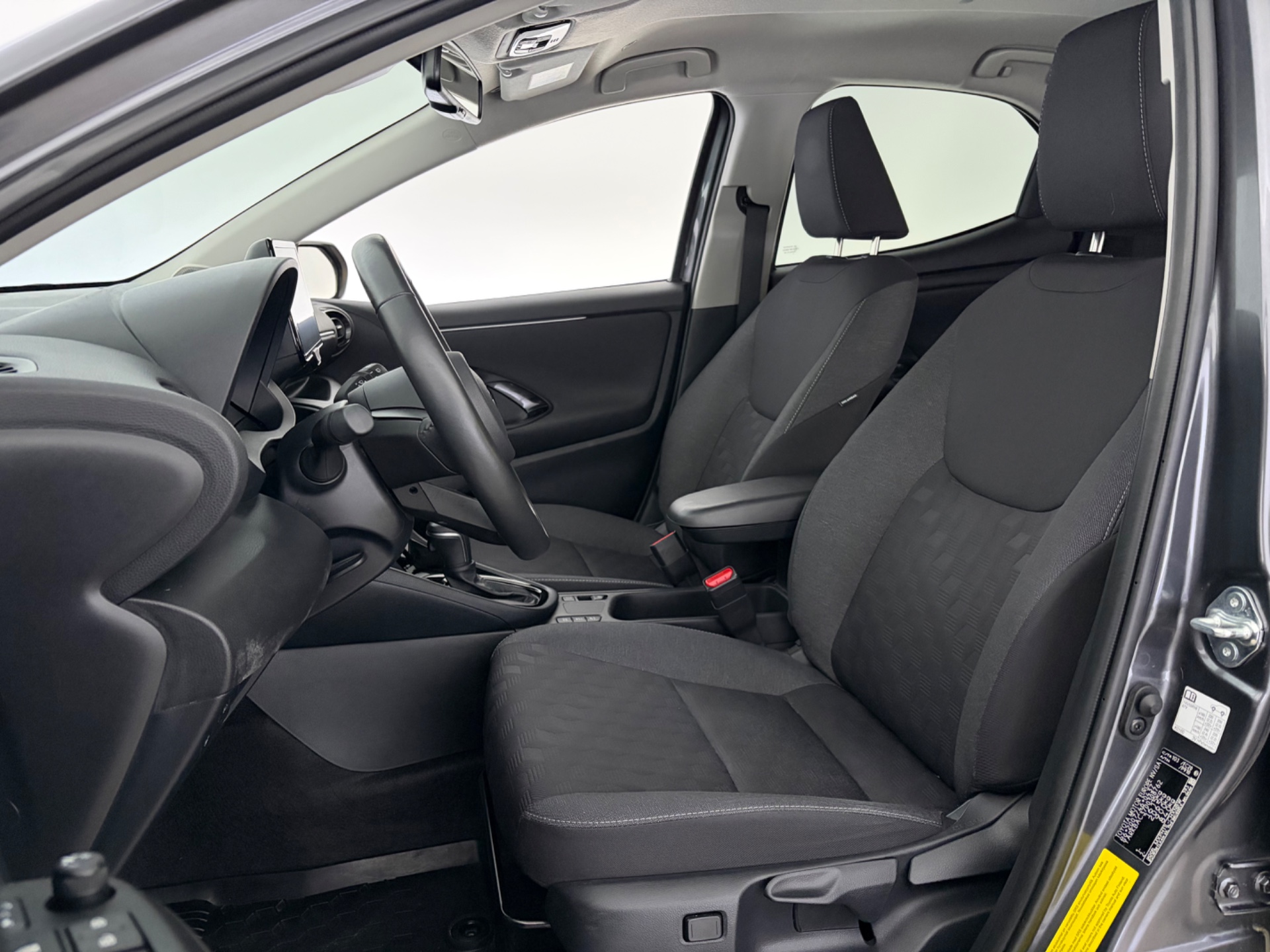TOYOTA Yaris 2025