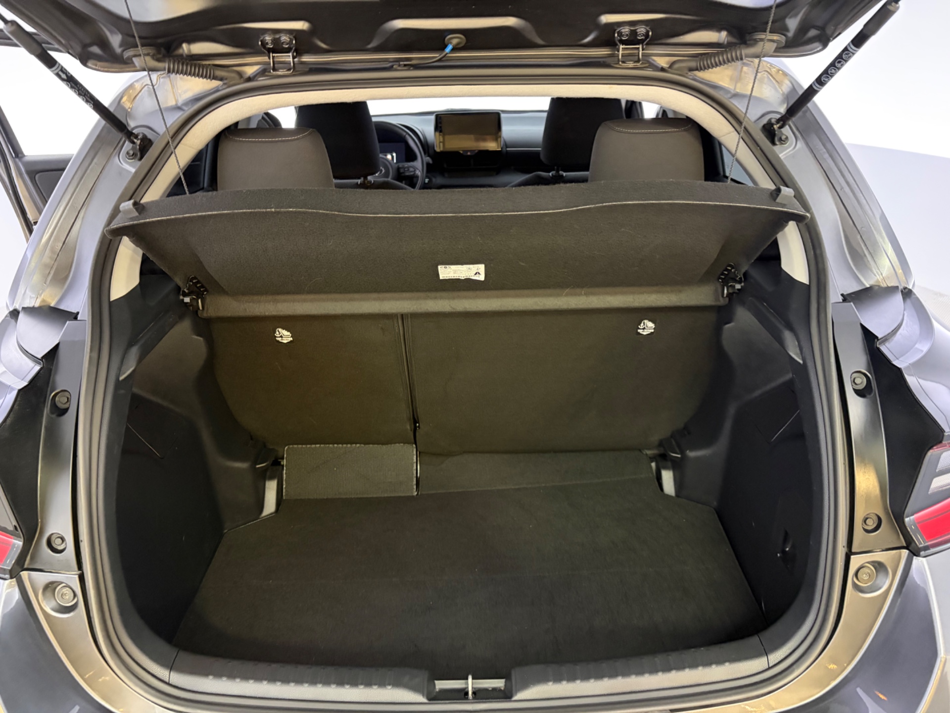 TOYOTA Yaris 2025