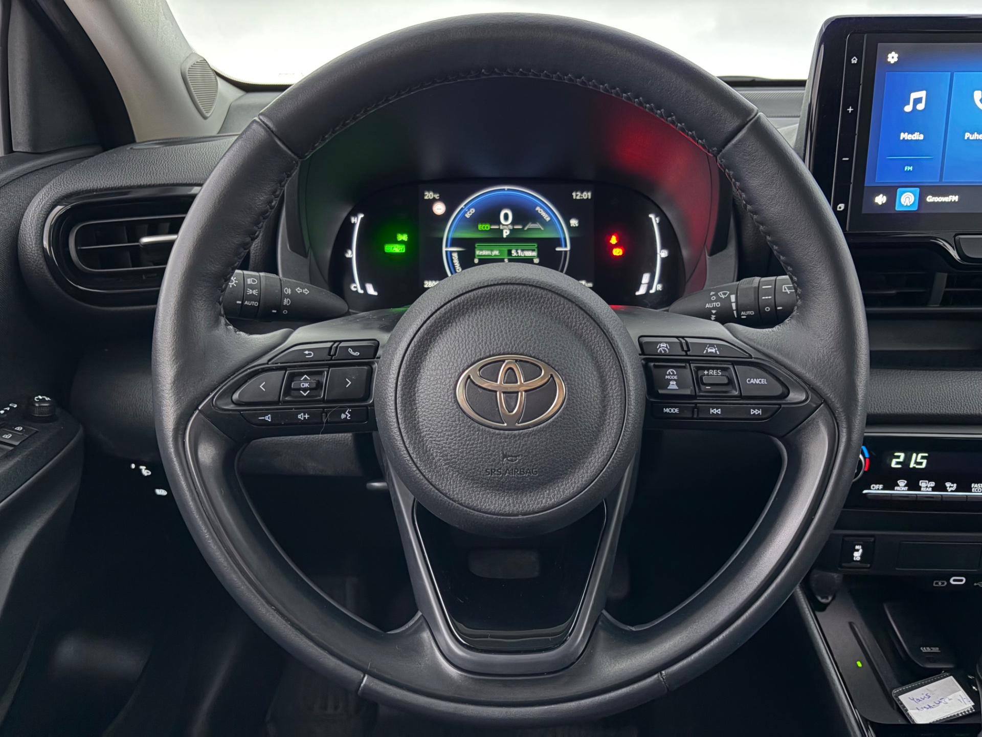 TOYOTA Yaris 2025