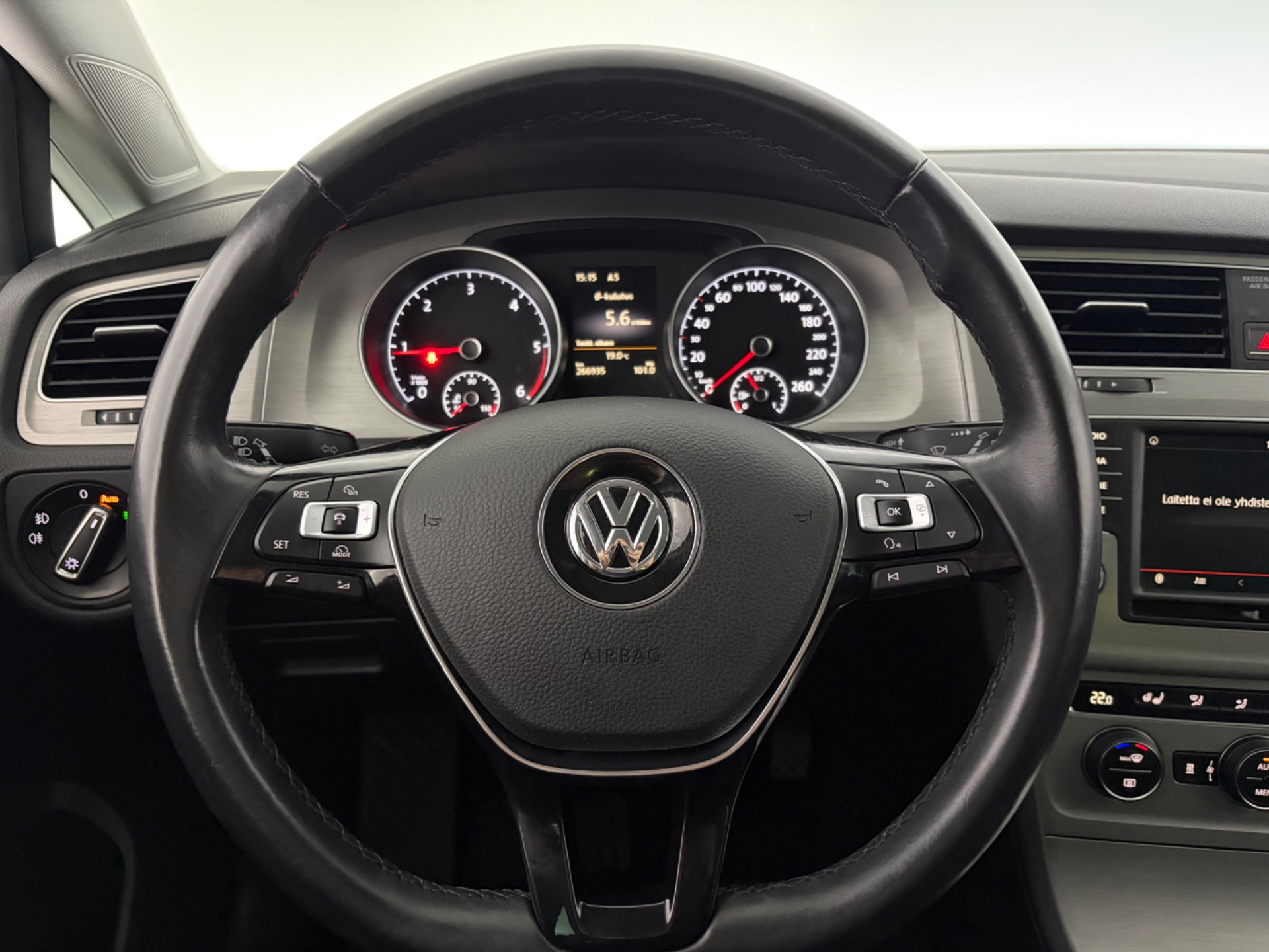 VOLKSWAGEN Golf 2016