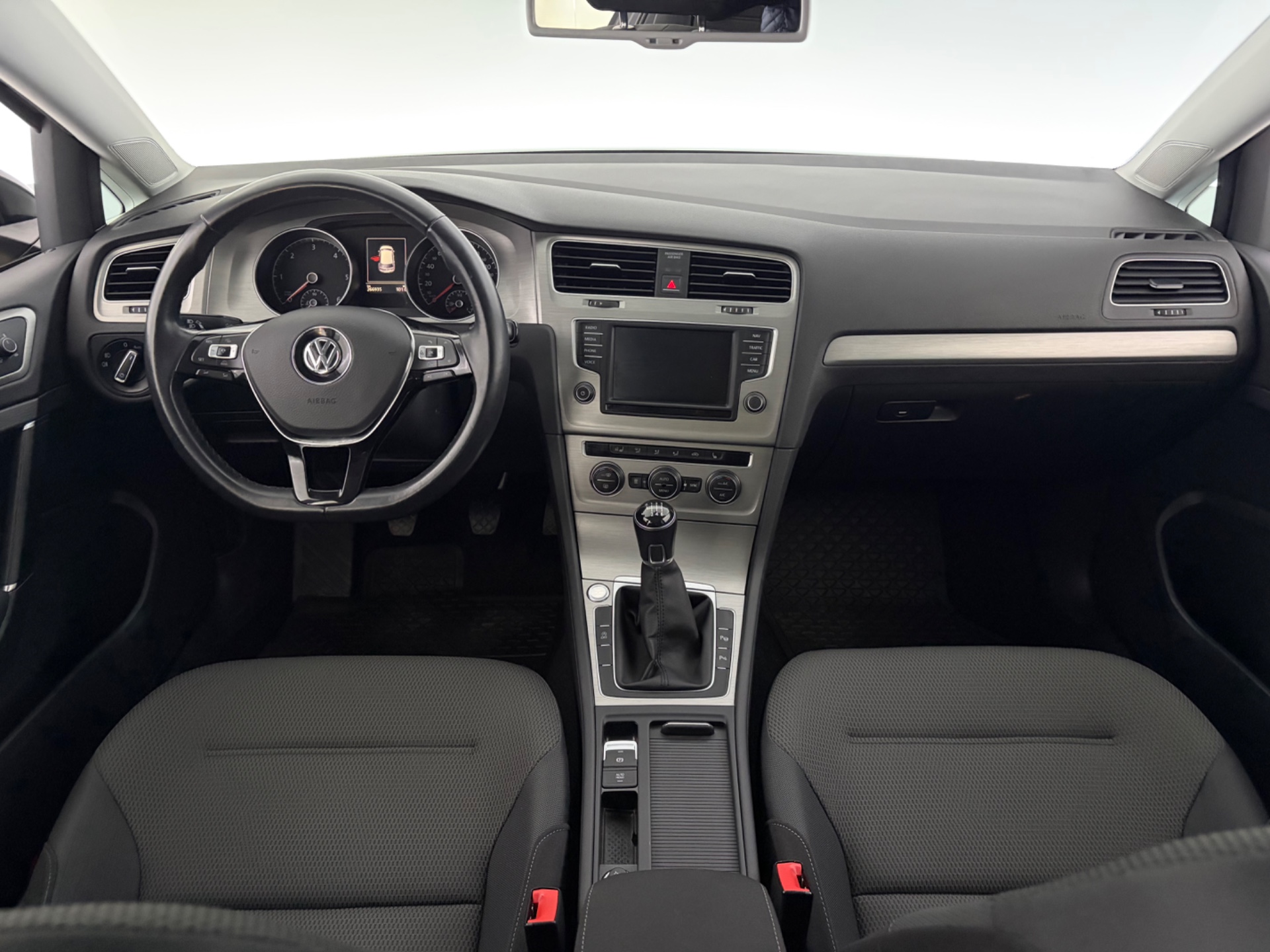 VOLKSWAGEN Golf 2016