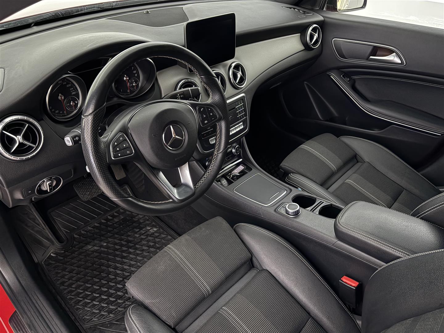 MERCEDES-BENZ CLA 2017