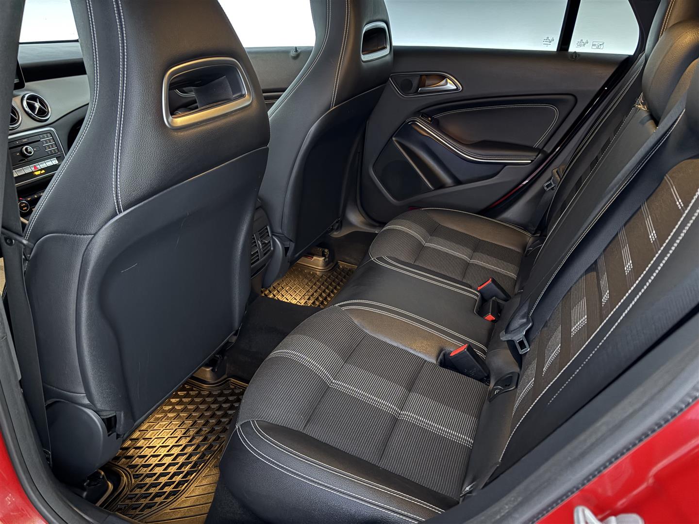 MERCEDES-BENZ CLA 2017