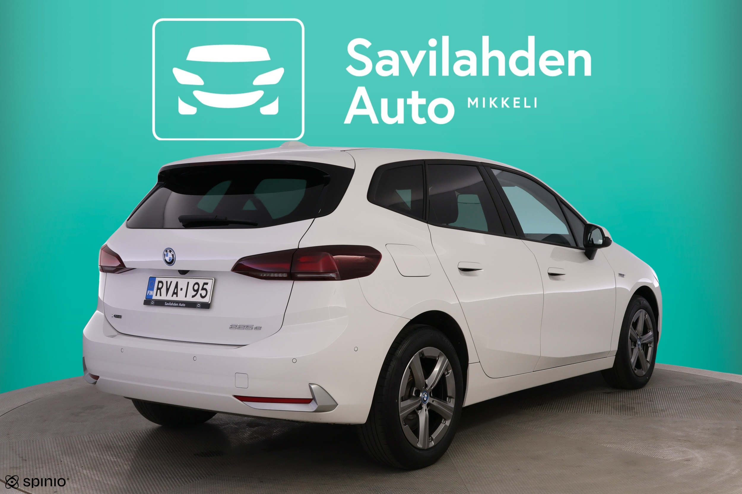 BMW 225 2023