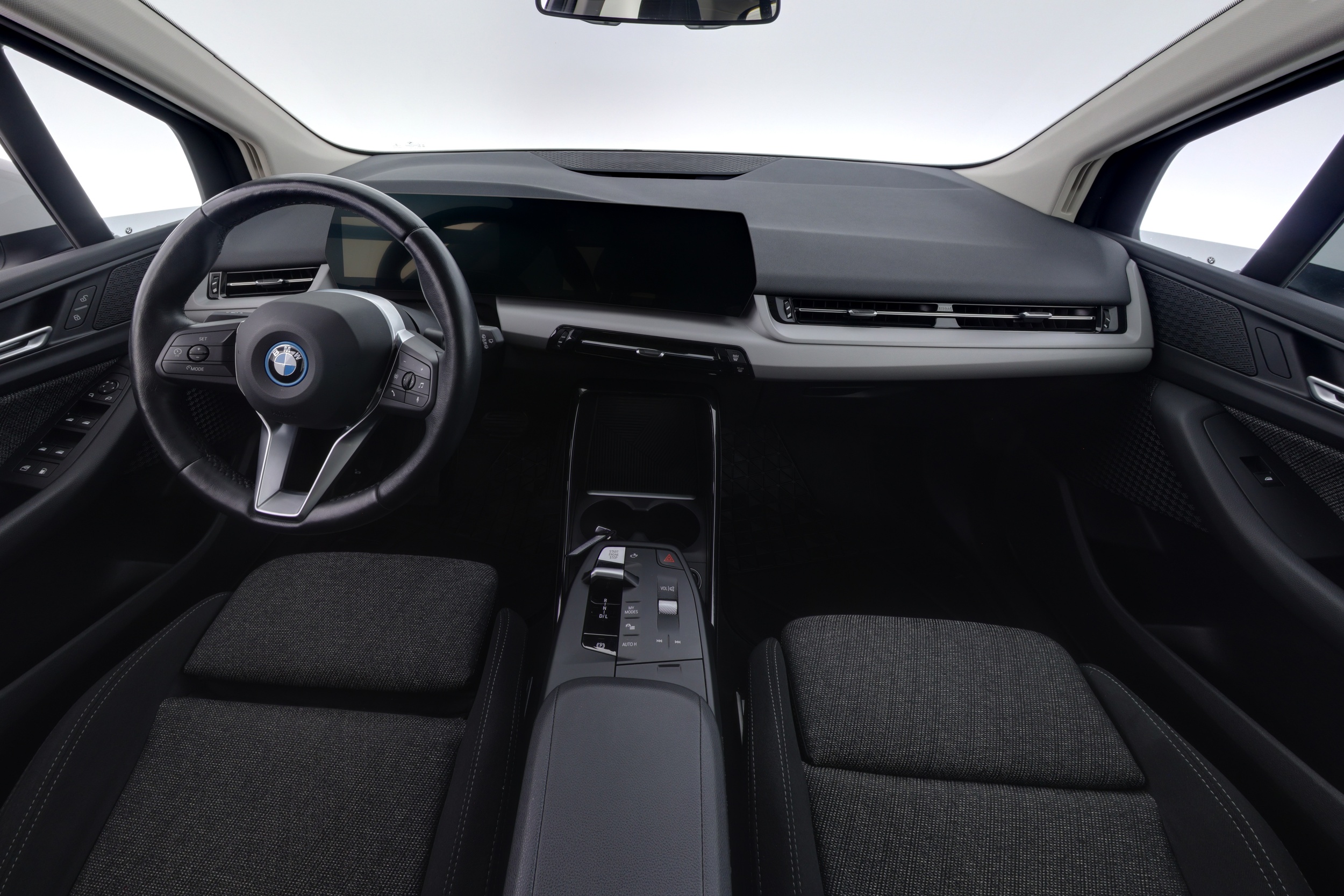 BMW 225 2023