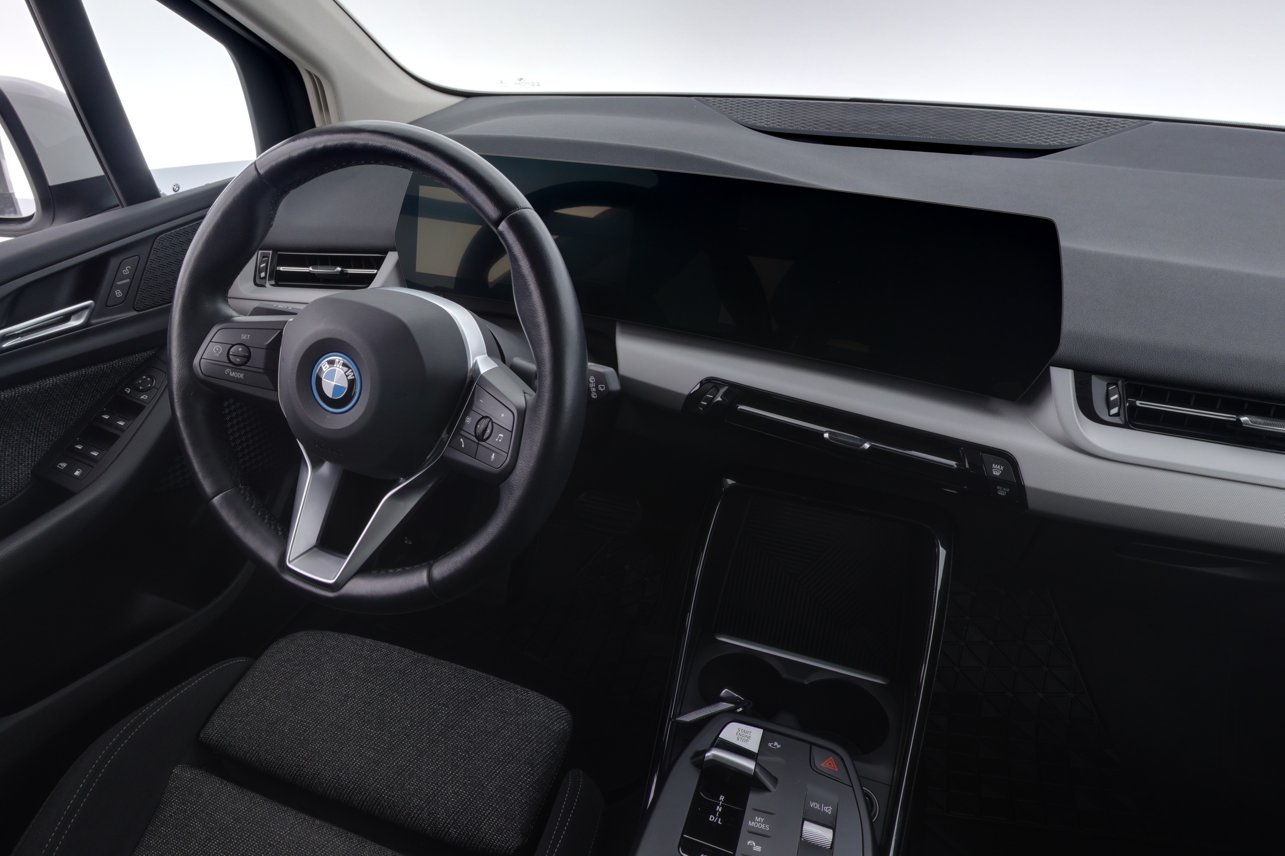 BMW 225 2023