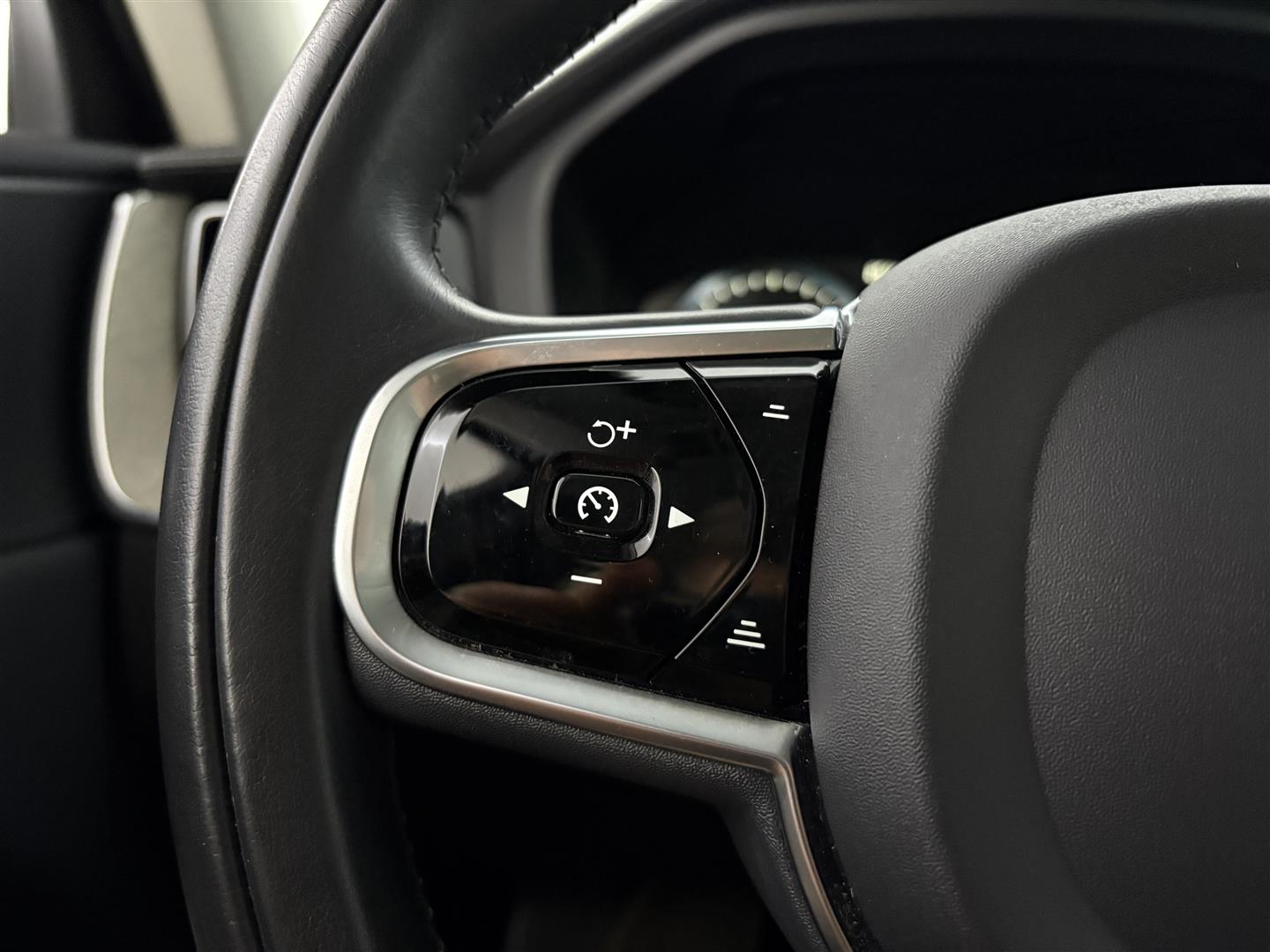 VOLVO XC60 2020