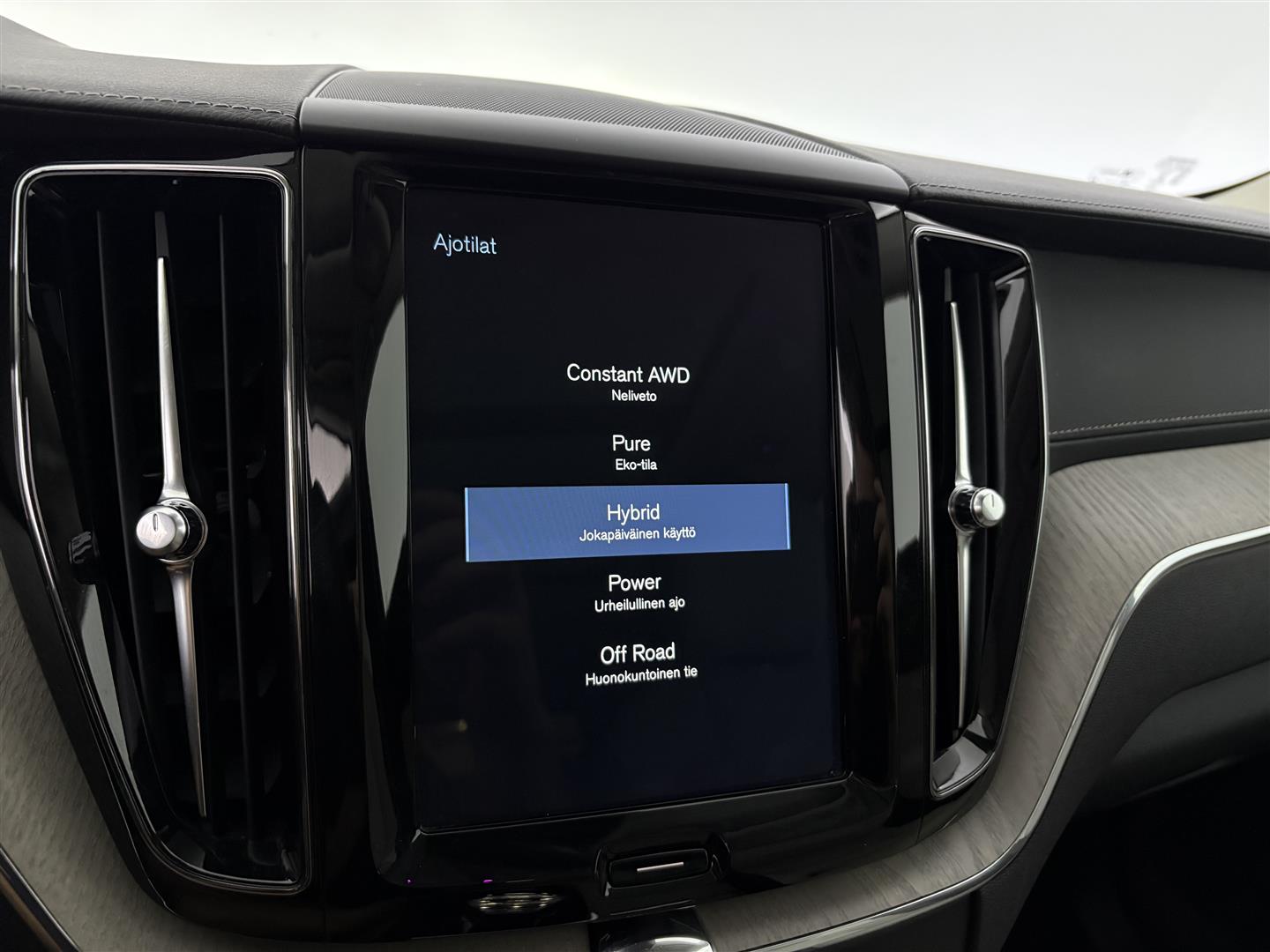 VOLVO XC60 2020