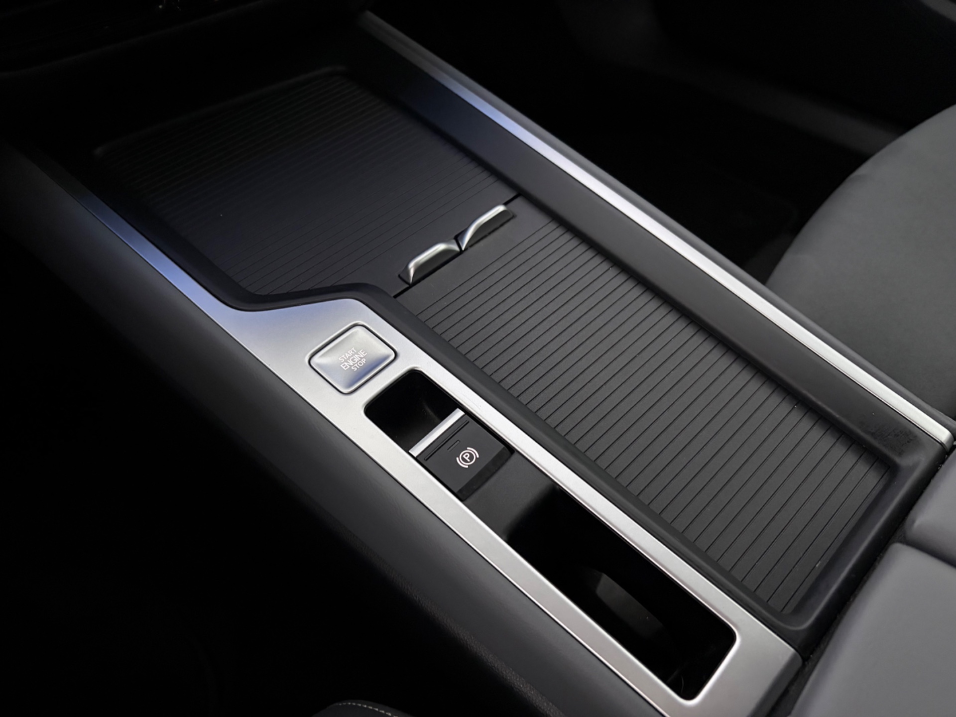 VOLKSWAGEN Passat 2024
