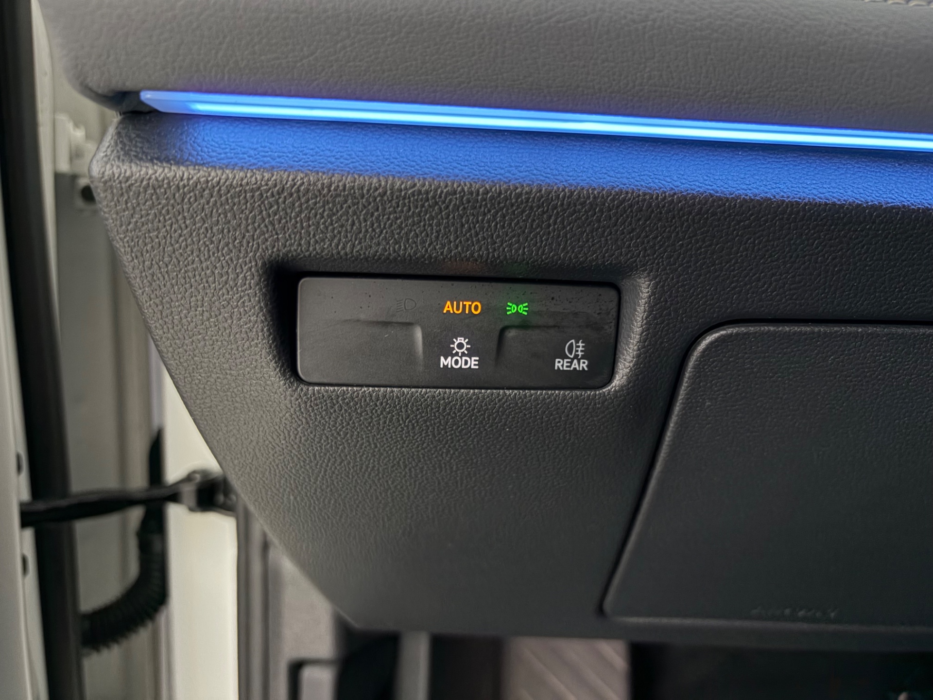 VOLKSWAGEN Passat 2024