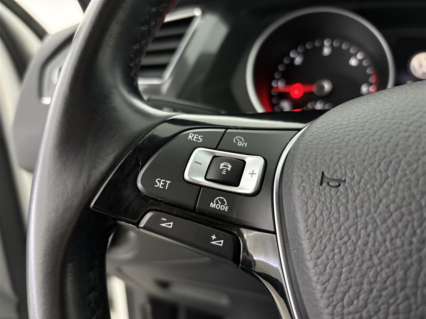 VOLKSWAGEN Tiguan 2017