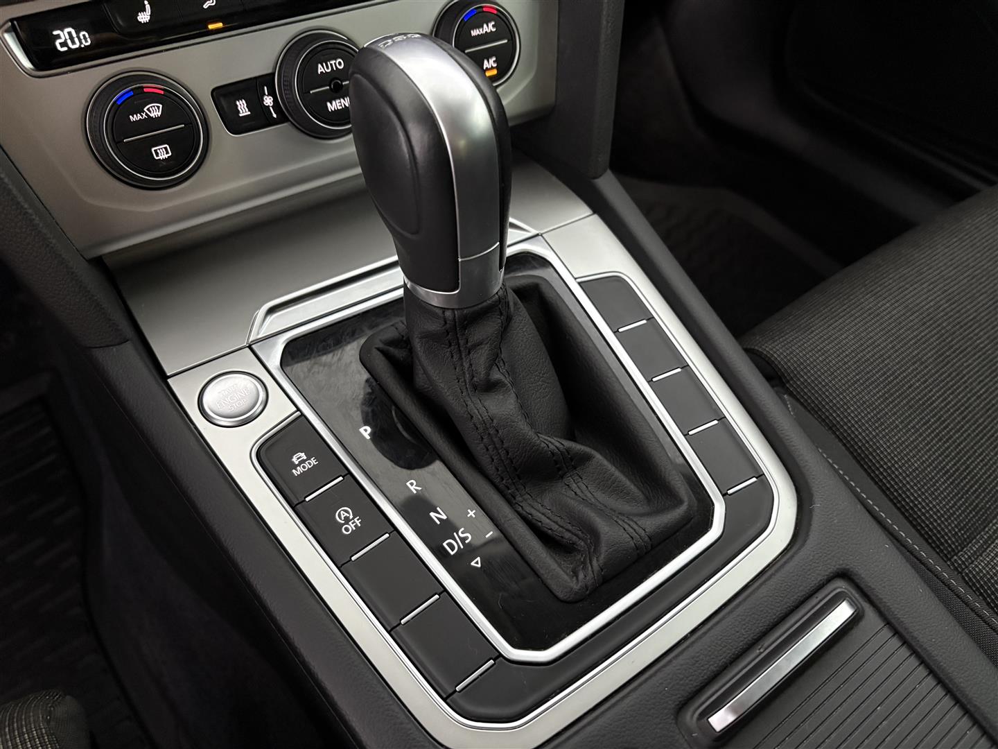 VOLKSWAGEN Passat 2018