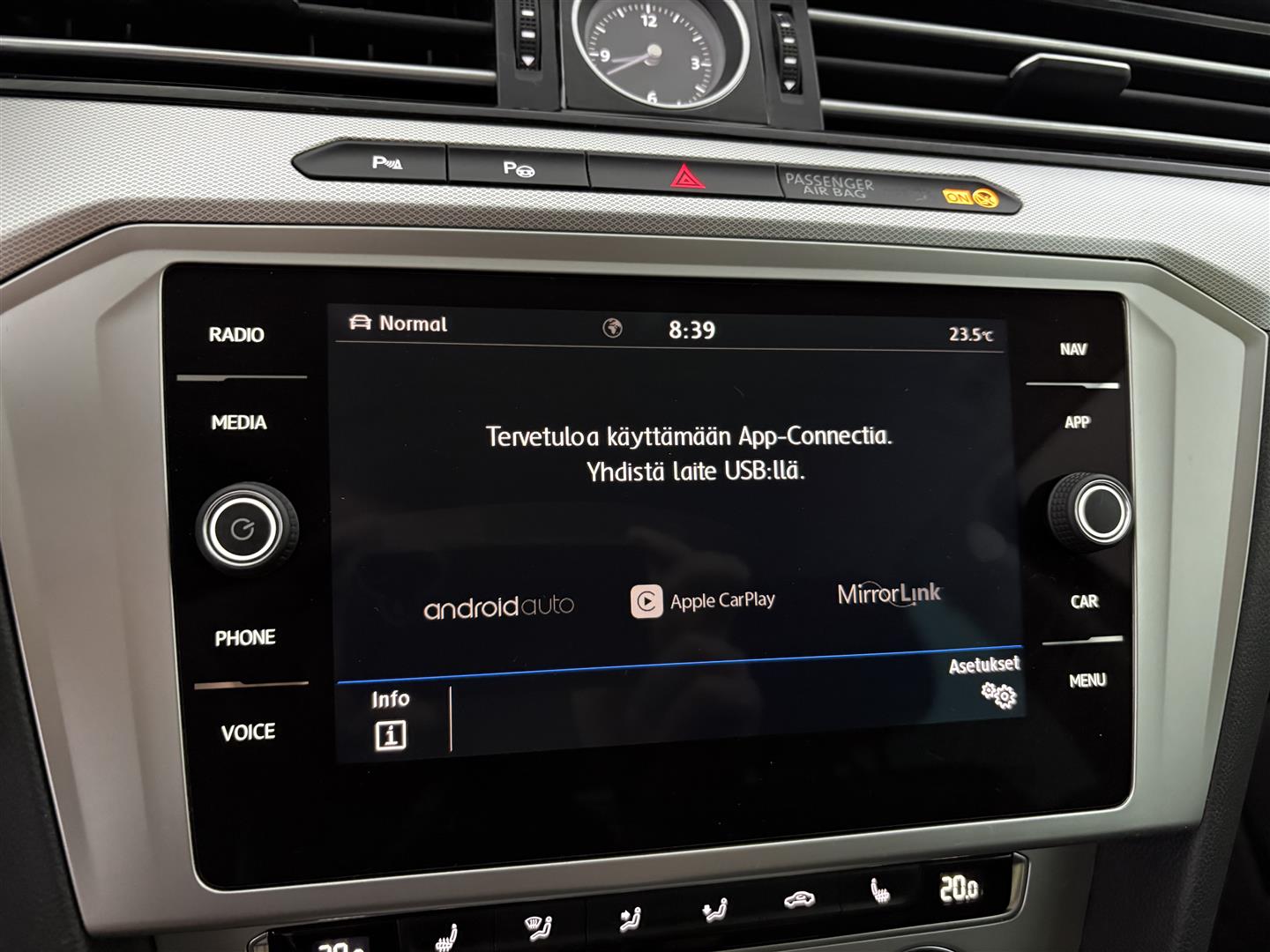 VOLKSWAGEN Passat 2018