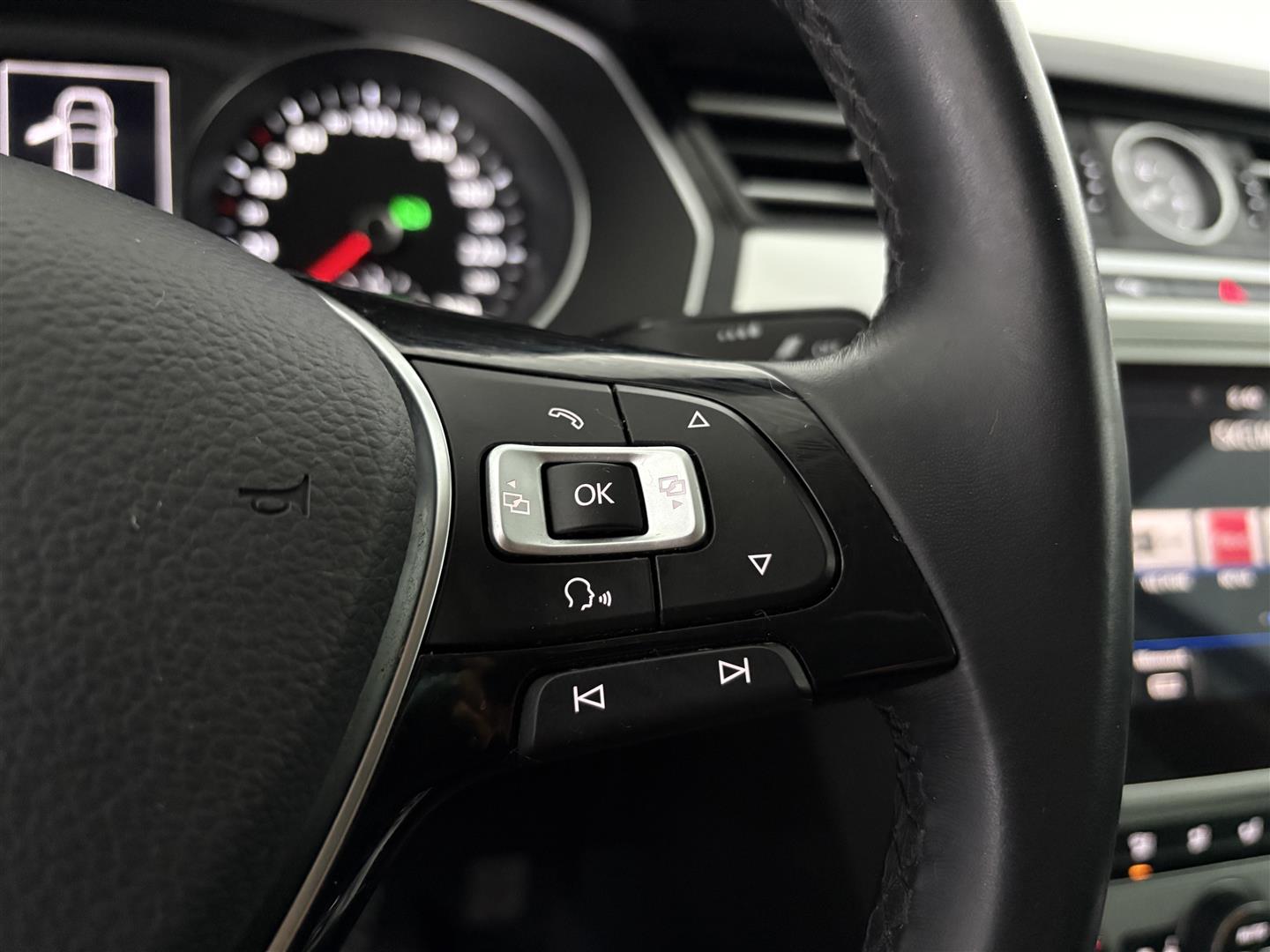 VOLKSWAGEN Passat 2018