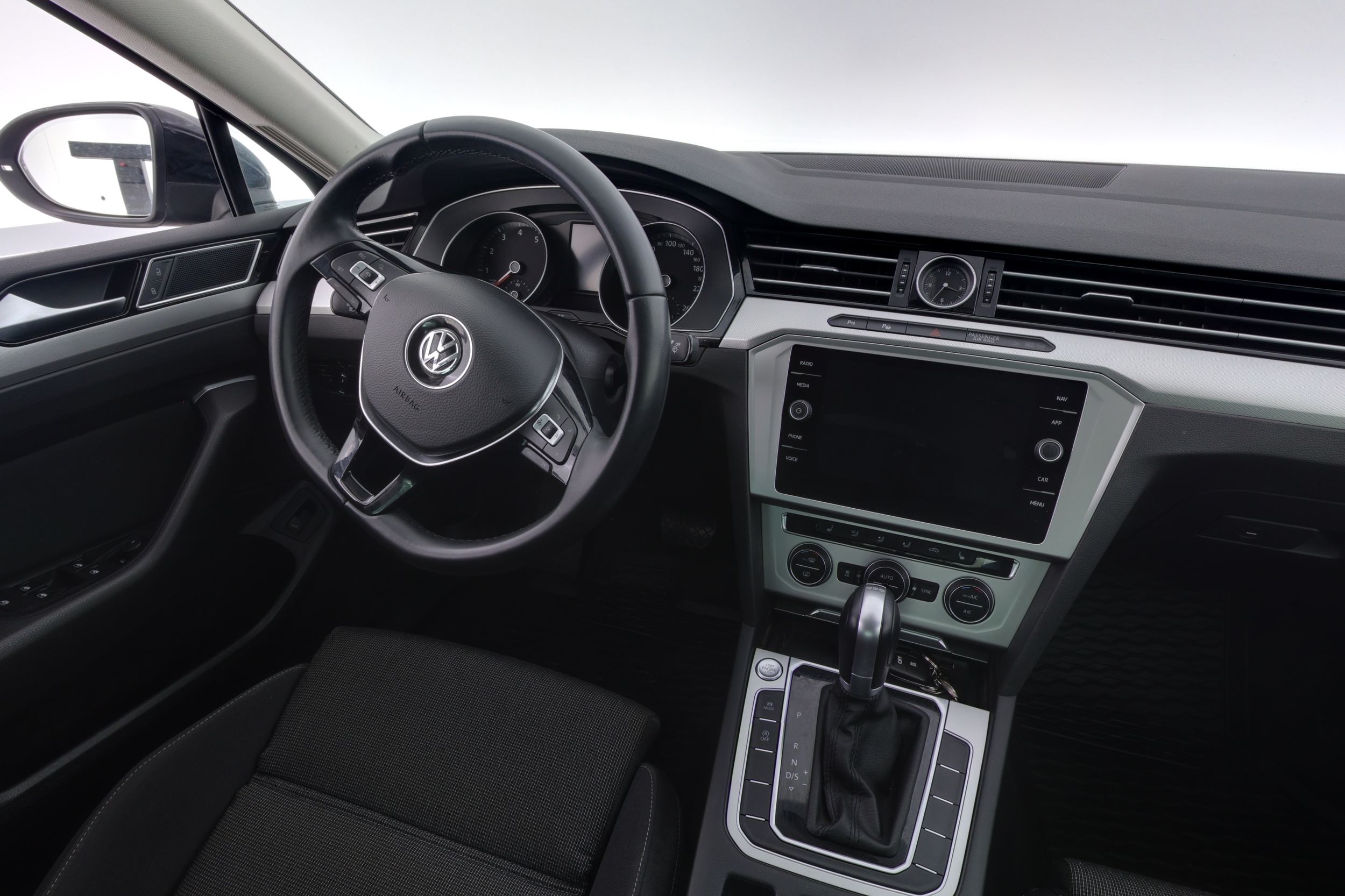 VOLKSWAGEN Passat 2018