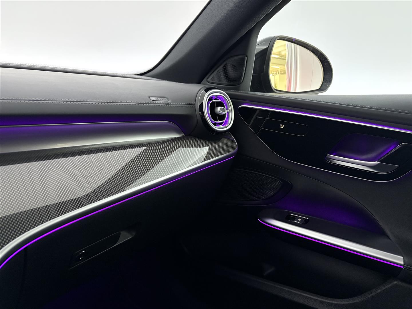 MERCEDES-BENZ C 2023