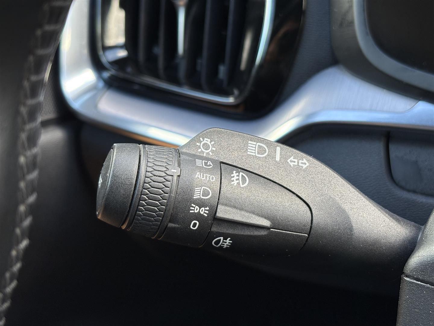 VOLVO V60 2019