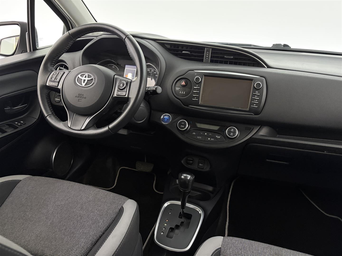 TOYOTA Yaris 2020