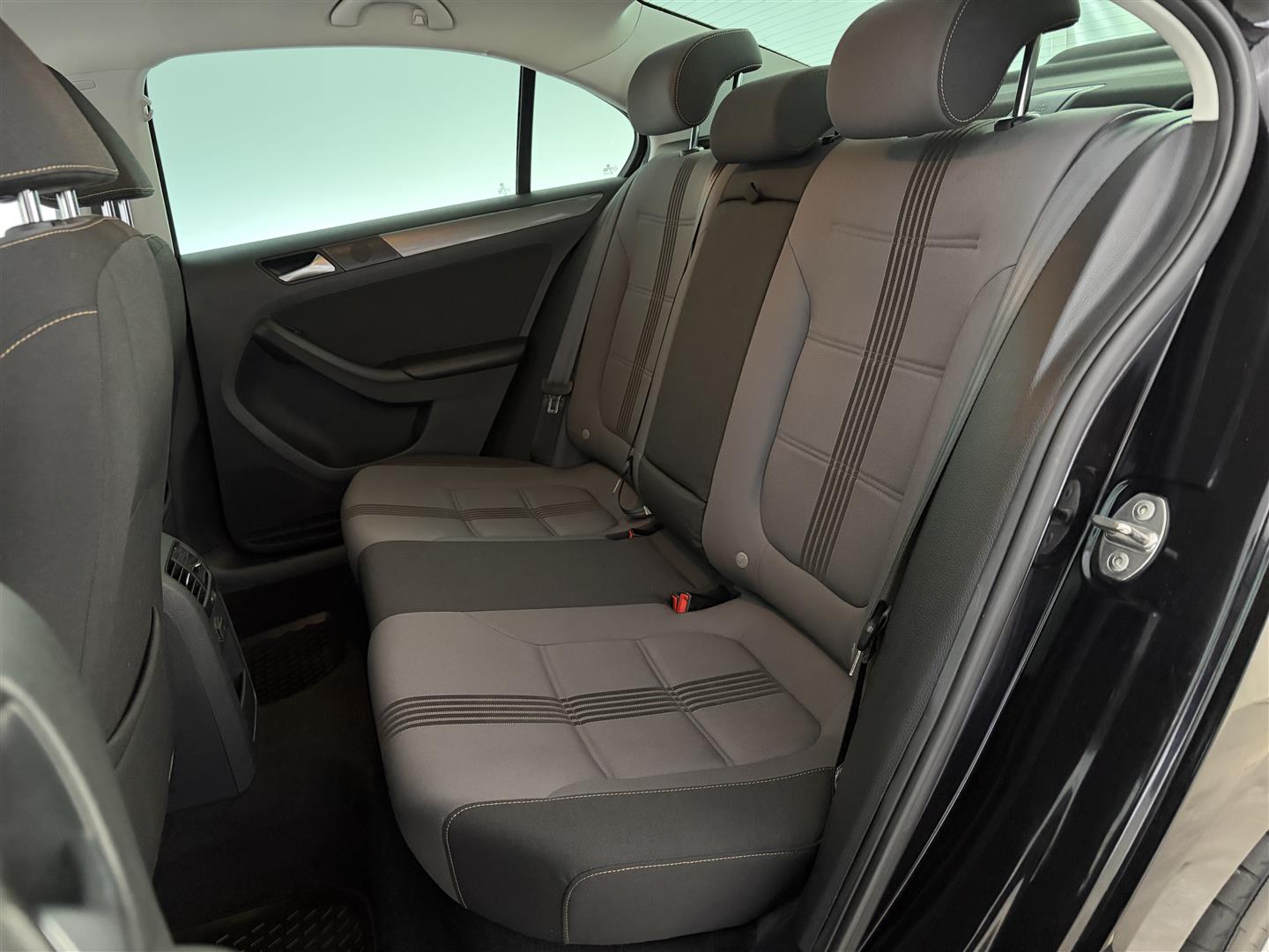 VOLKSWAGEN Jetta 2016