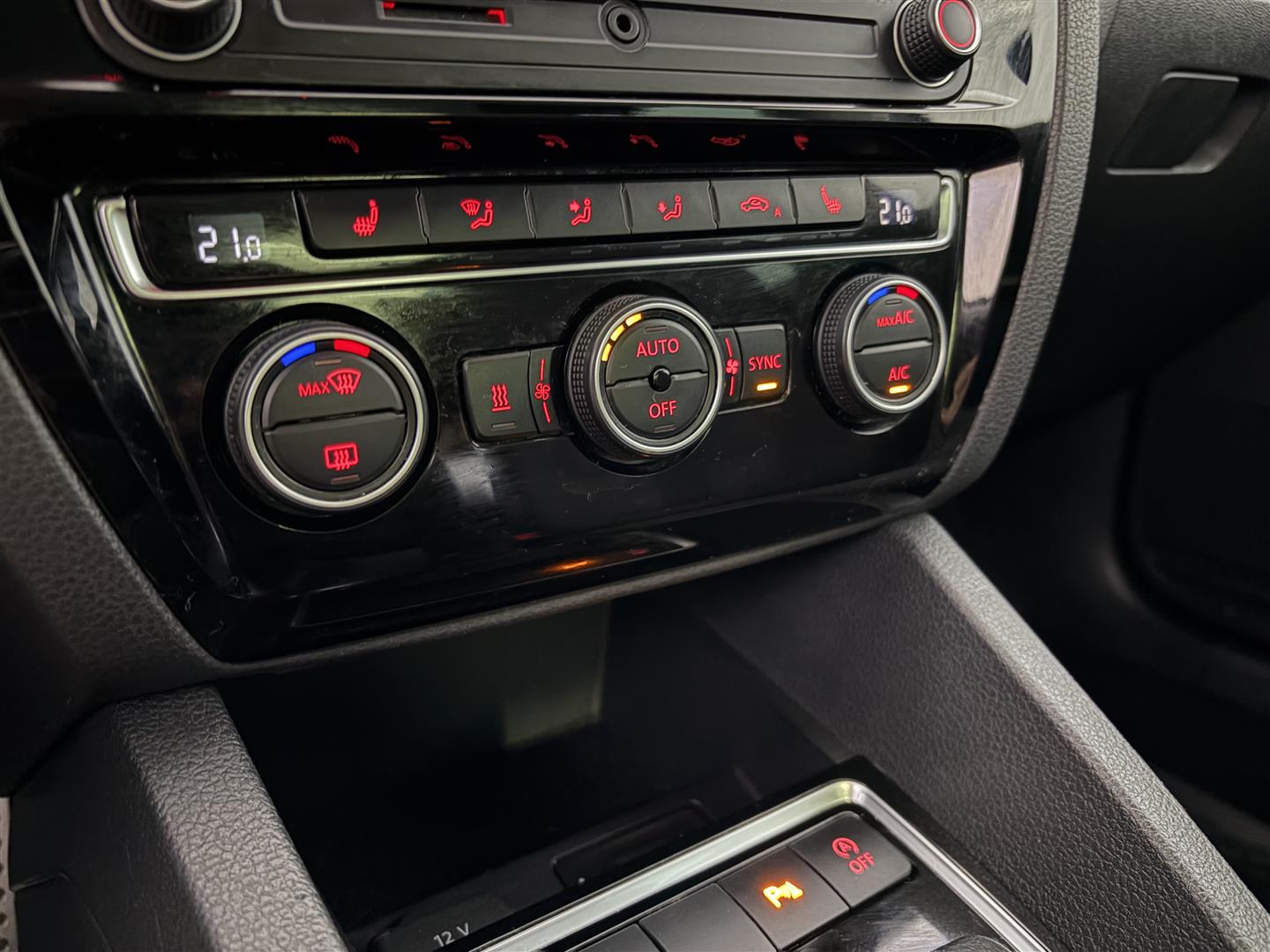VOLKSWAGEN Jetta 2016