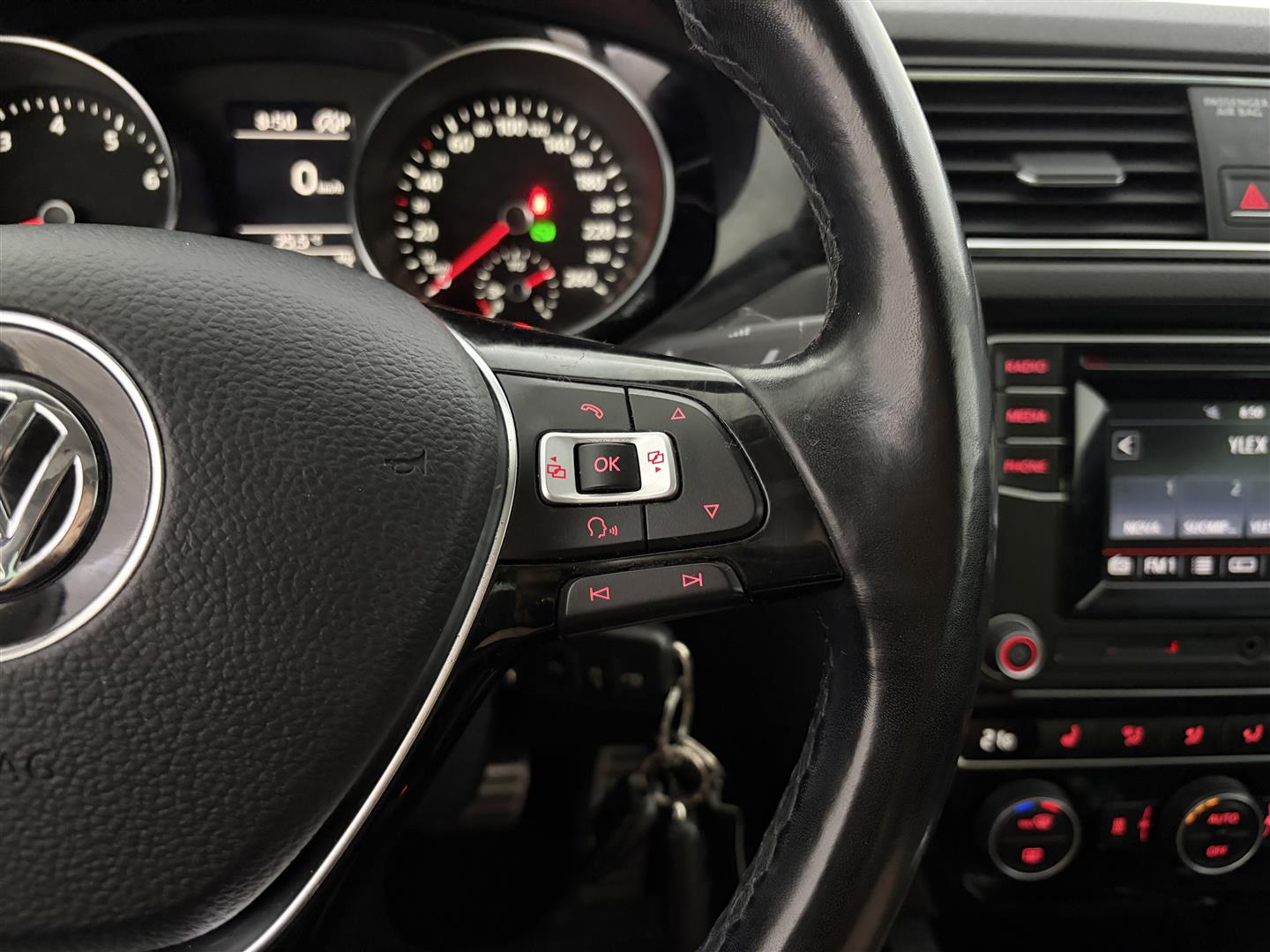VOLKSWAGEN Jetta 2016