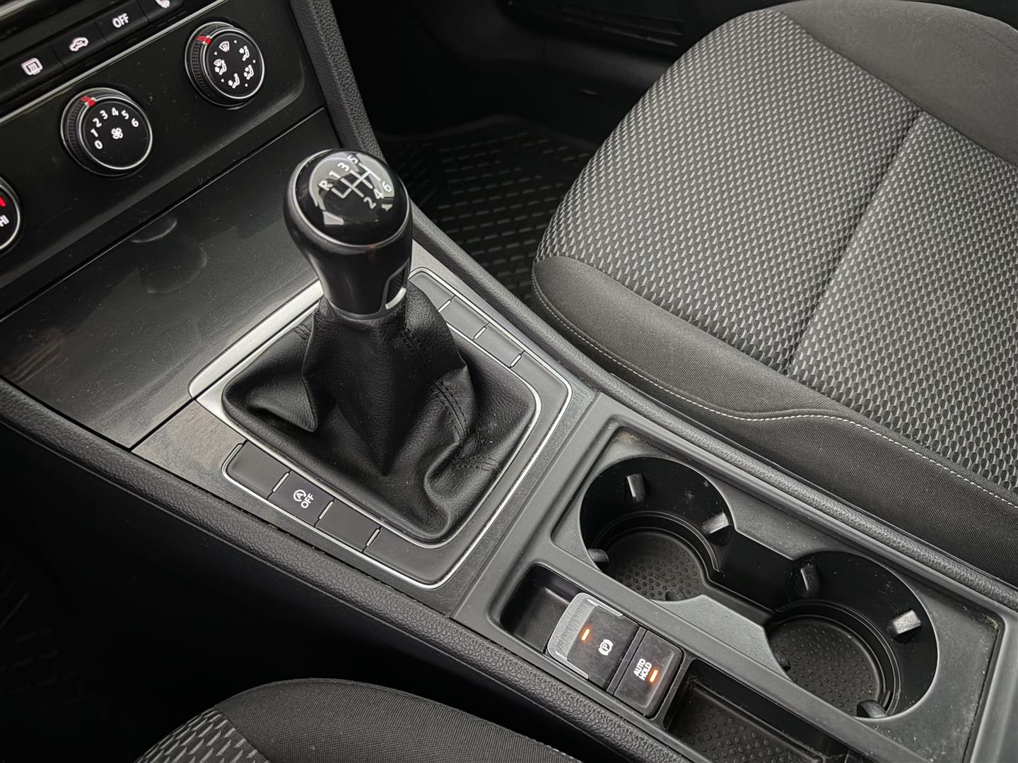 VOLKSWAGEN Golf 2018