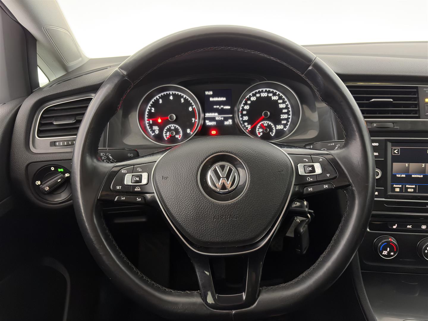 VOLKSWAGEN Golf 2018