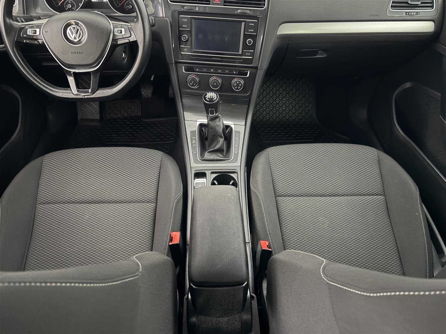 VOLKSWAGEN Golf 2018