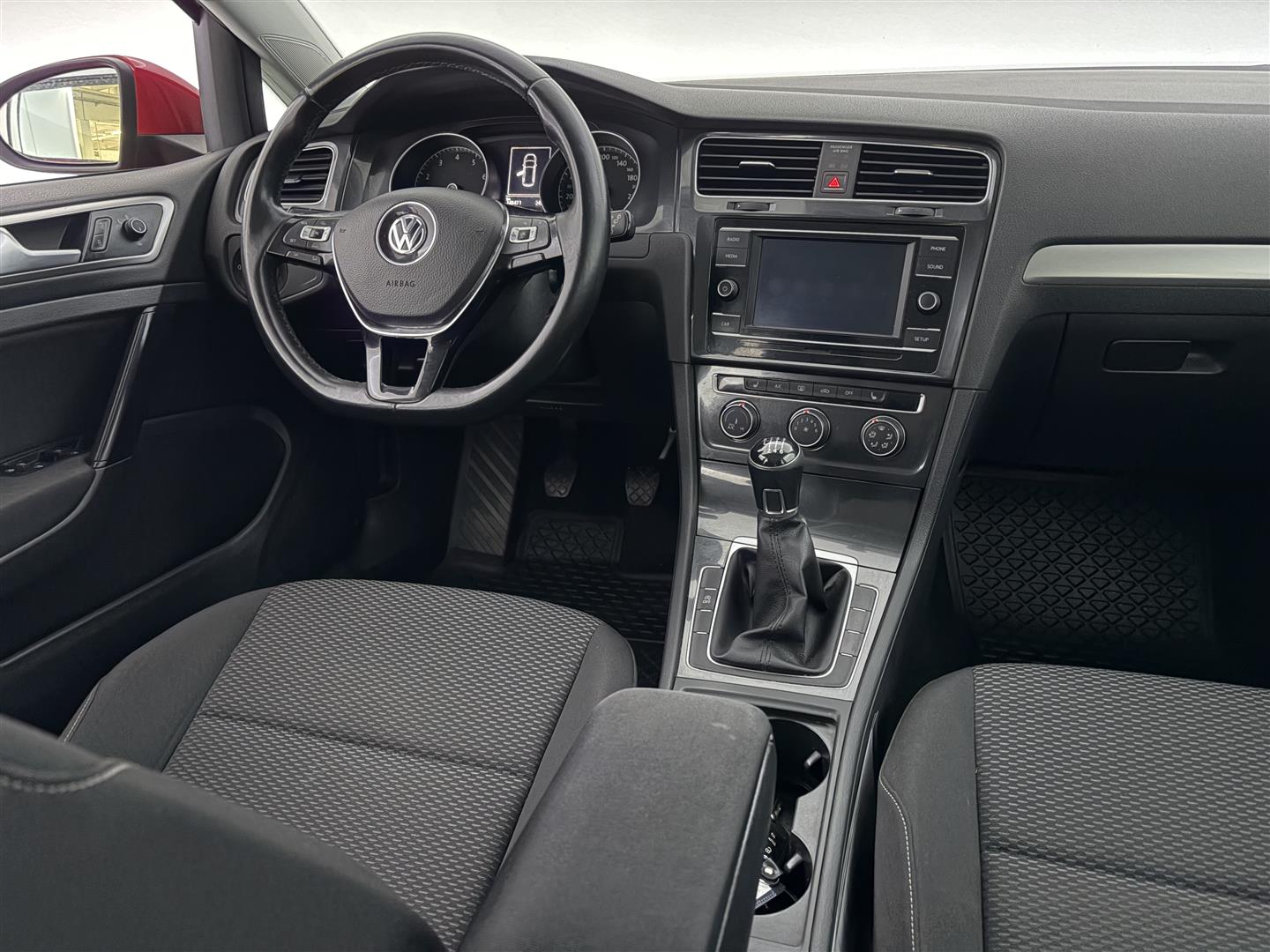 VOLKSWAGEN Golf 2018