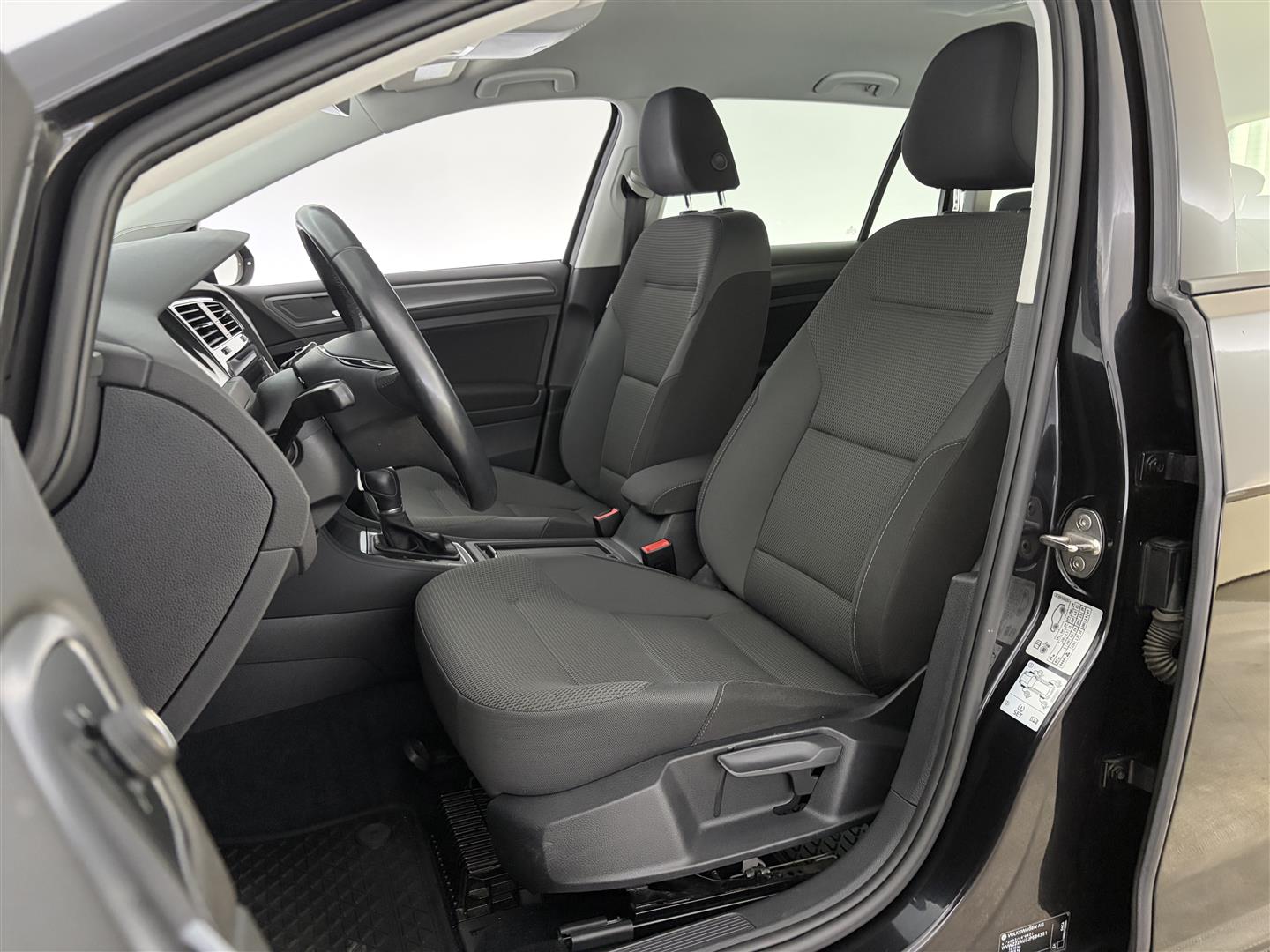 VOLKSWAGEN Golf 2018