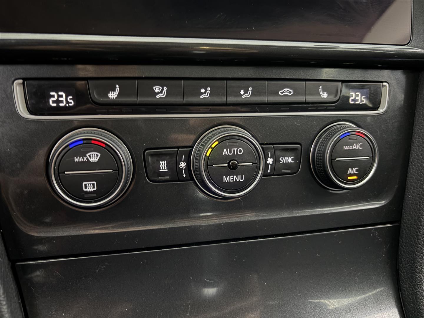 VOLKSWAGEN Golf 2018