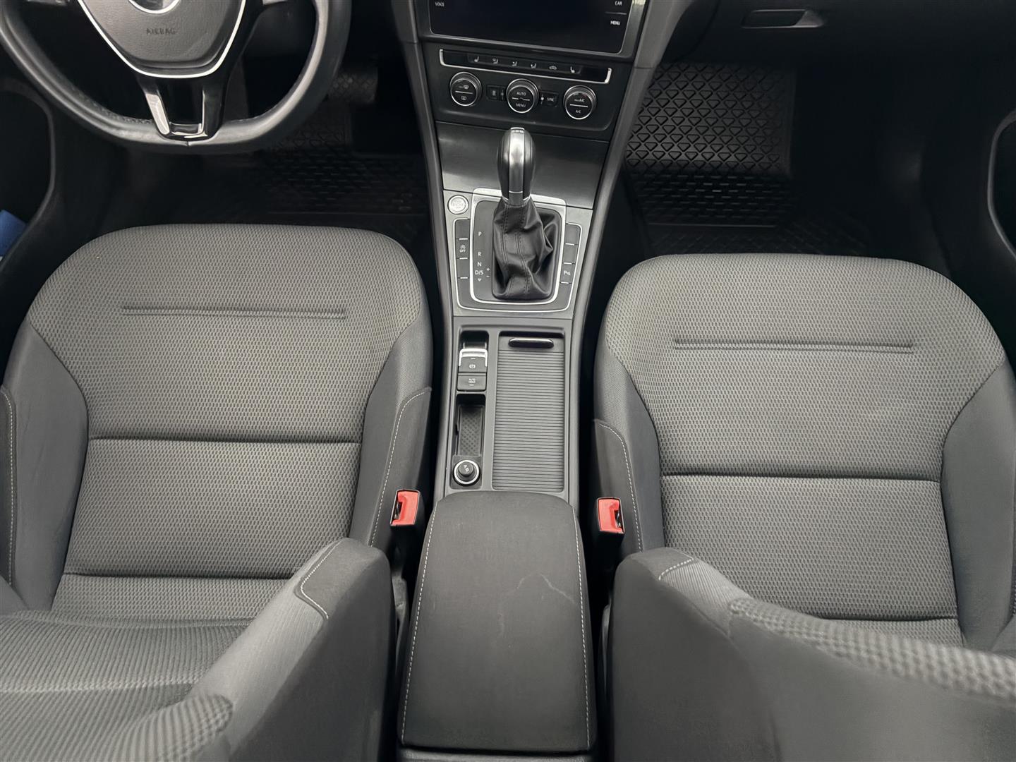 VOLKSWAGEN Golf 2018