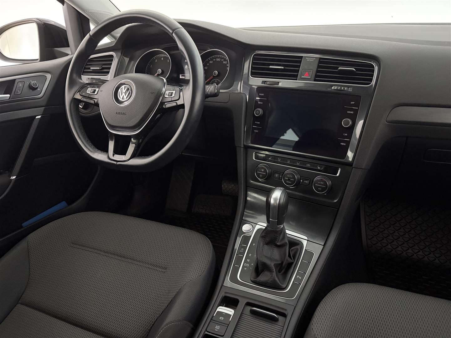 VOLKSWAGEN Golf 2018