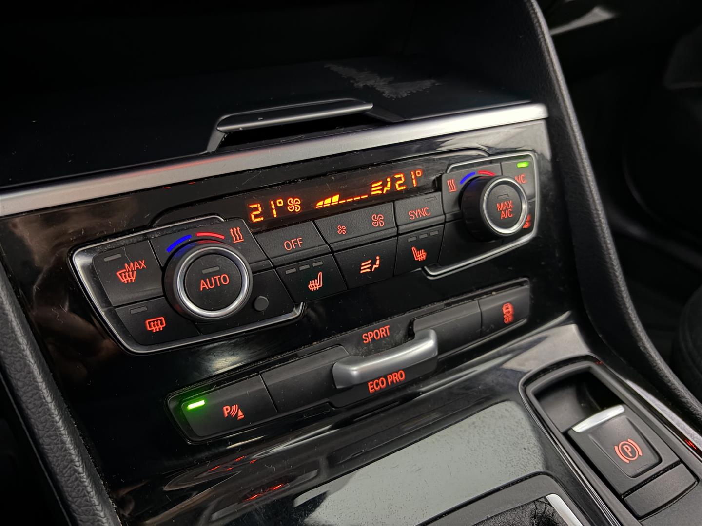 BMW 218 2015