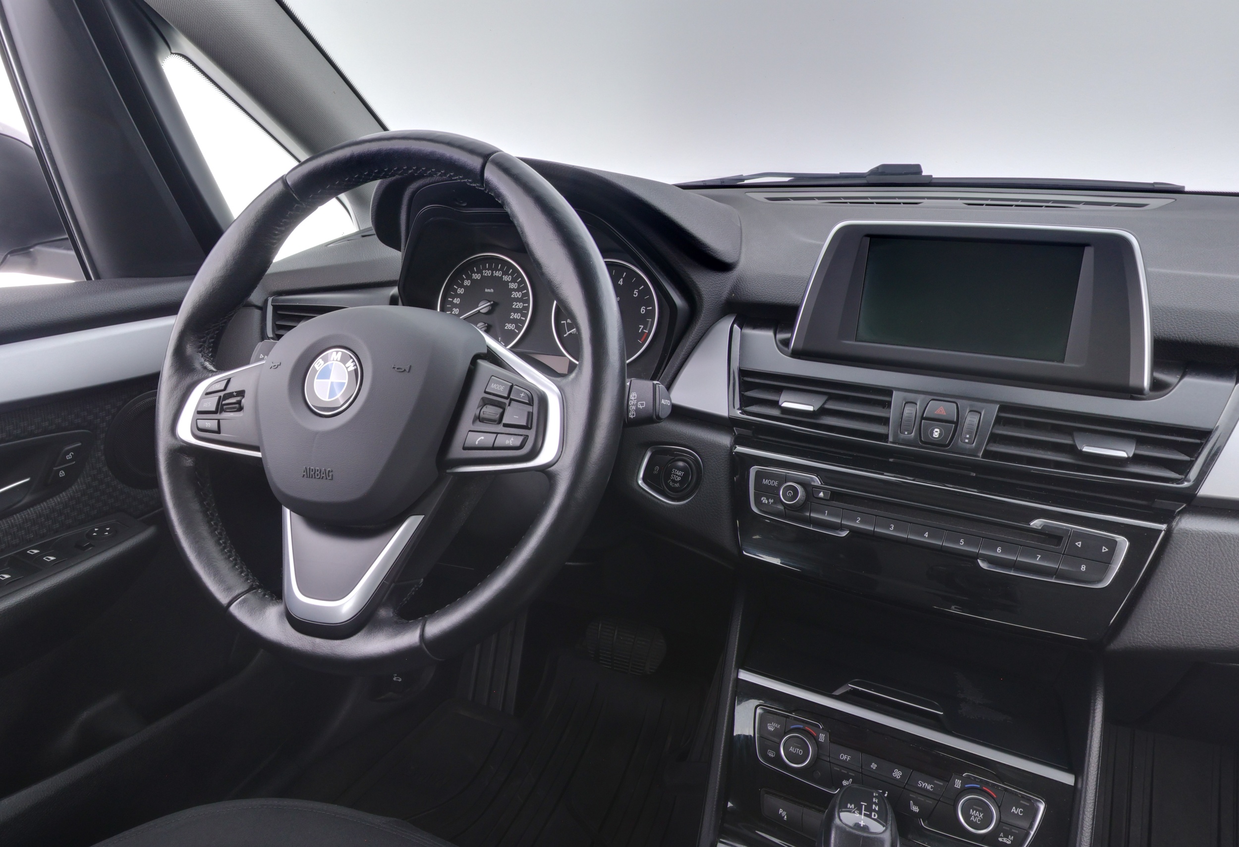 BMW 218 2015