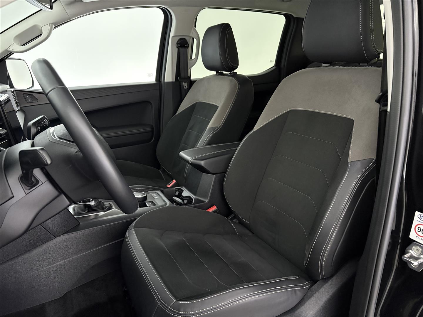 VOLKSWAGEN Amarok 2024