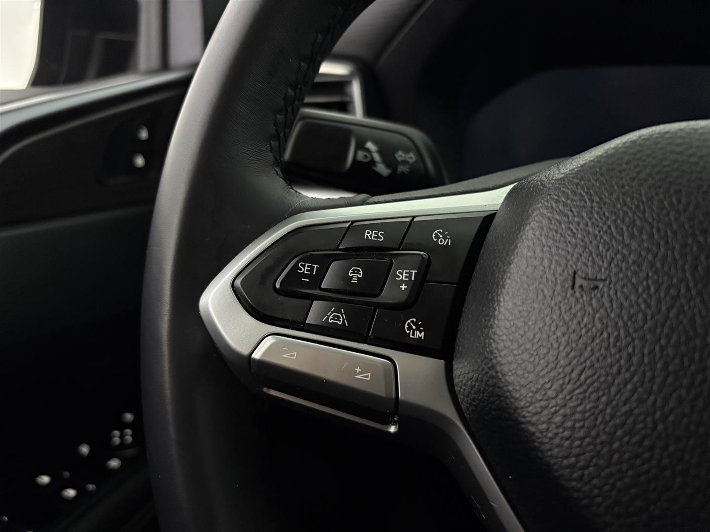 VOLKSWAGEN Amarok 2024