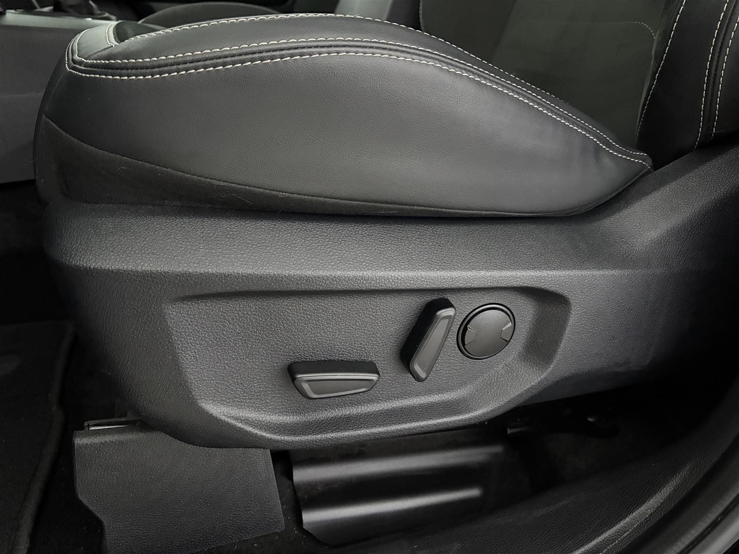VOLKSWAGEN Amarok 2024