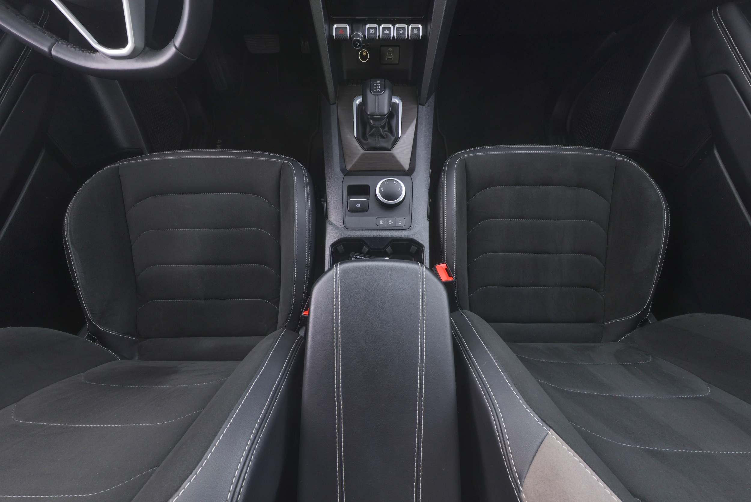 VOLKSWAGEN Amarok 2024