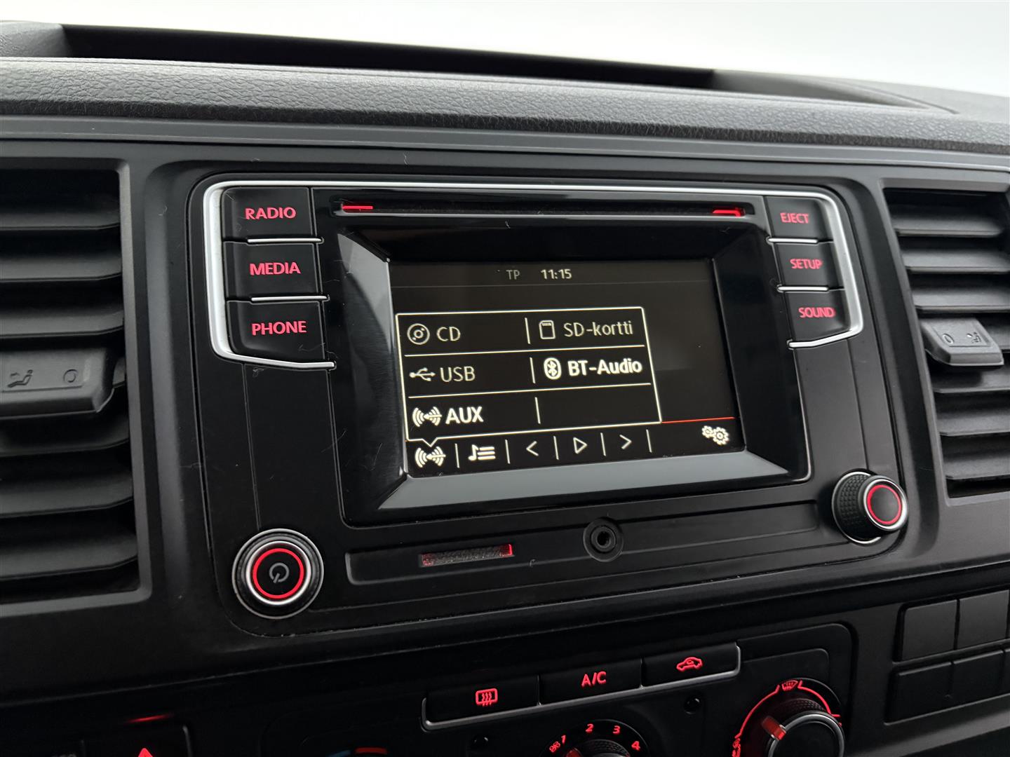 VOLKSWAGEN Transporter 2015