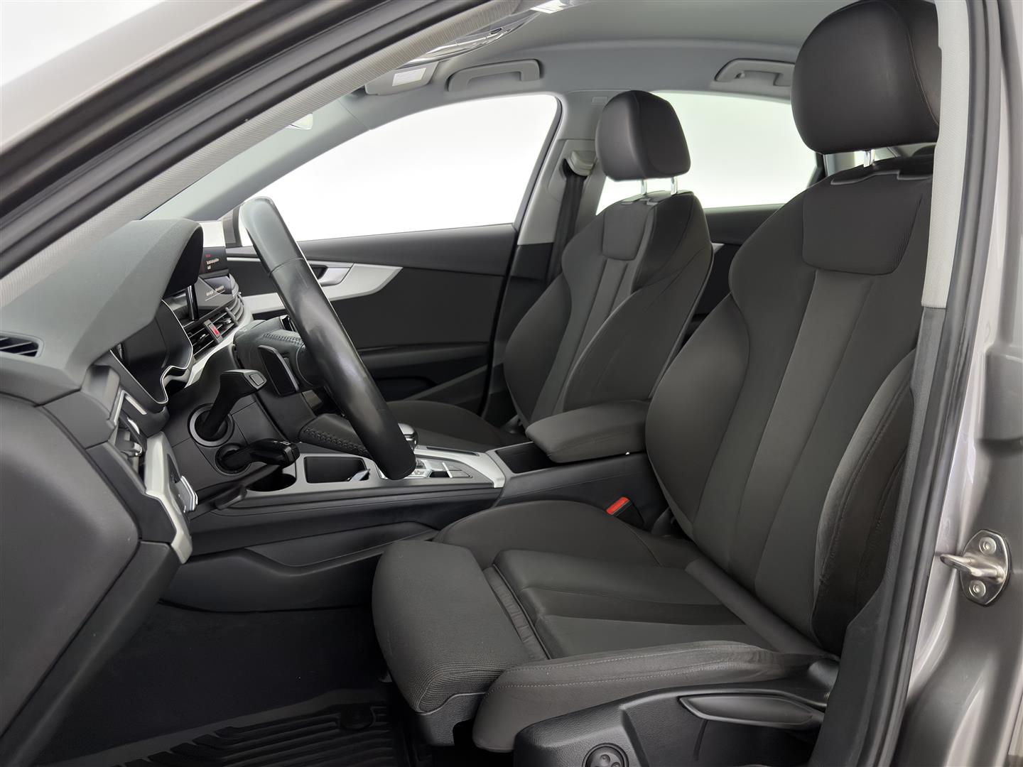 AUDI A4 2020
