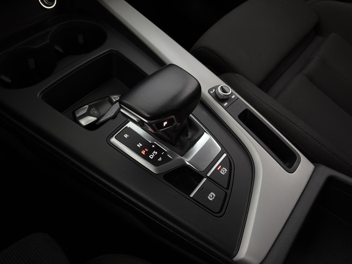 AUDI A4 2020