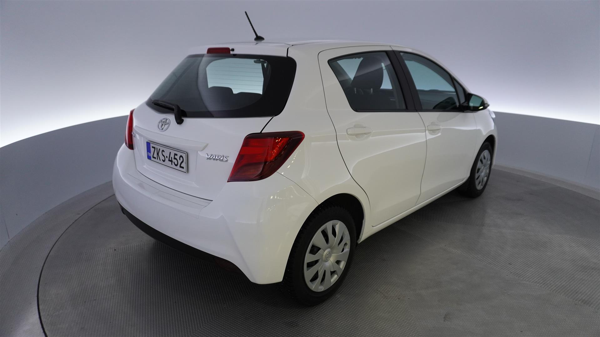 TOYOTA Yaris 2016
