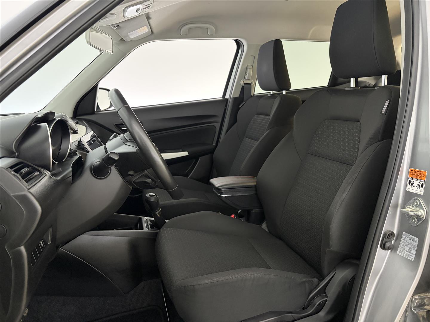 SUZUKI Swift 2017