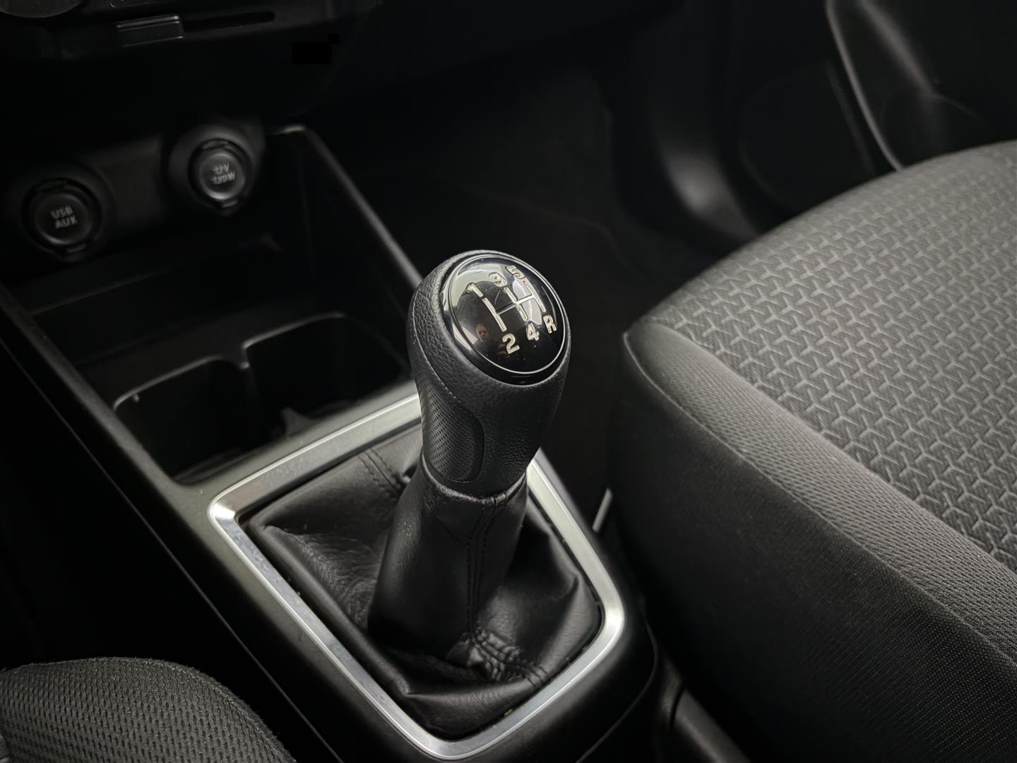 SUZUKI Swift 2017
