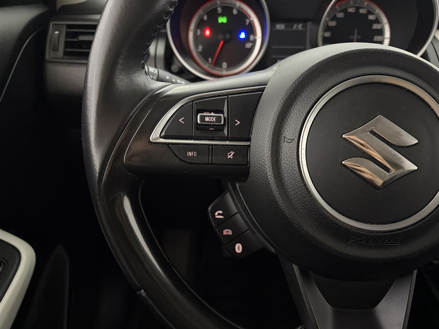 SUZUKI Swift 2017