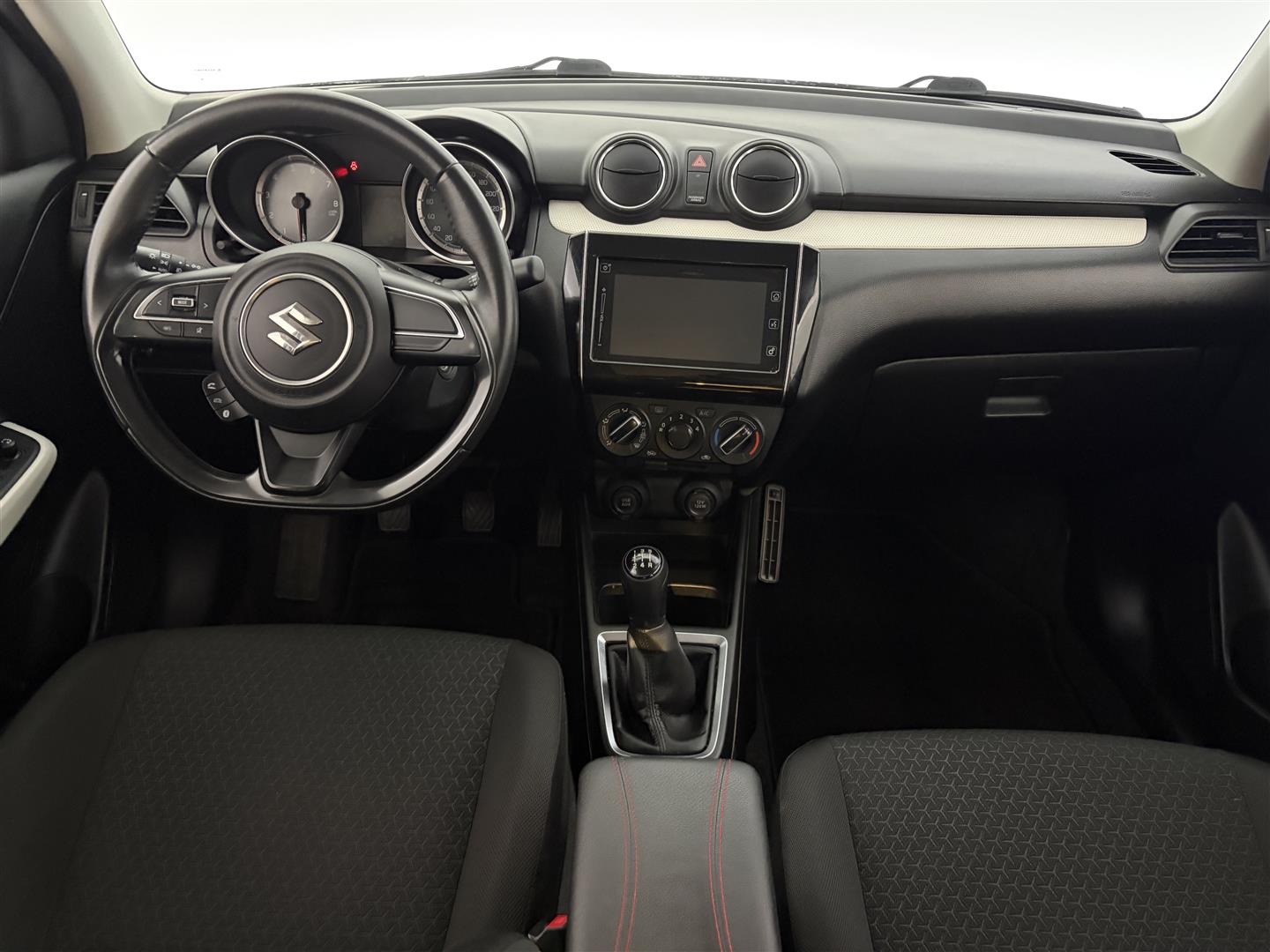SUZUKI Swift 2017