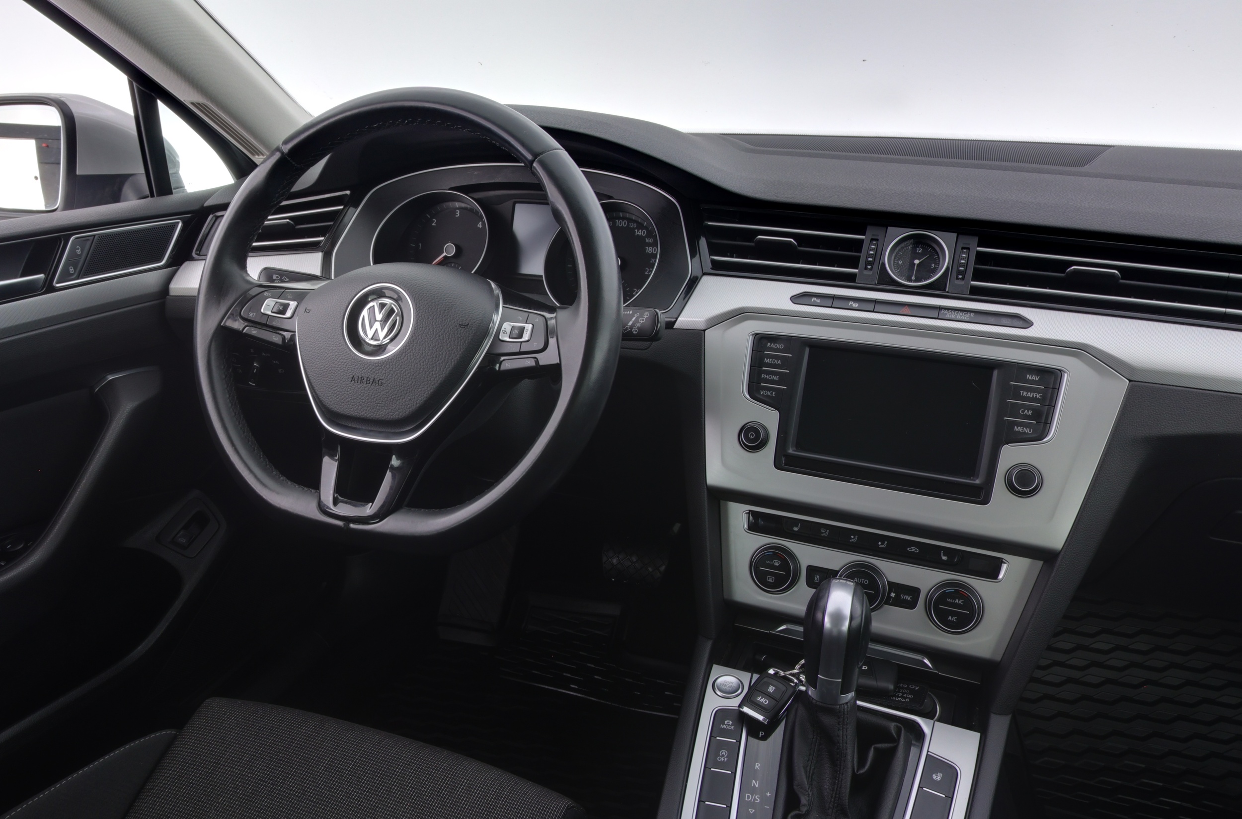 VOLKSWAGEN Passat 2017