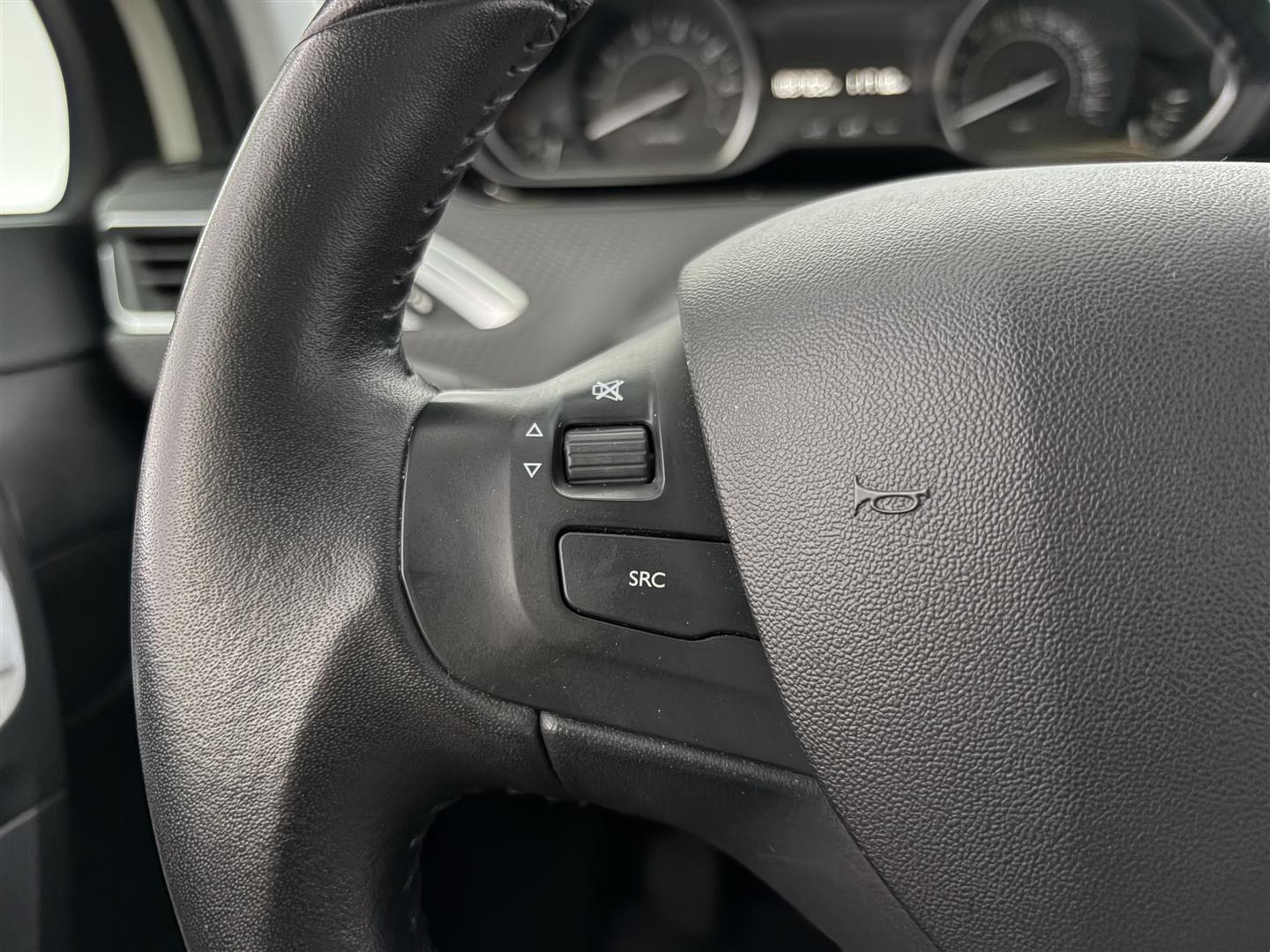 PEUGEOT 2008 2018